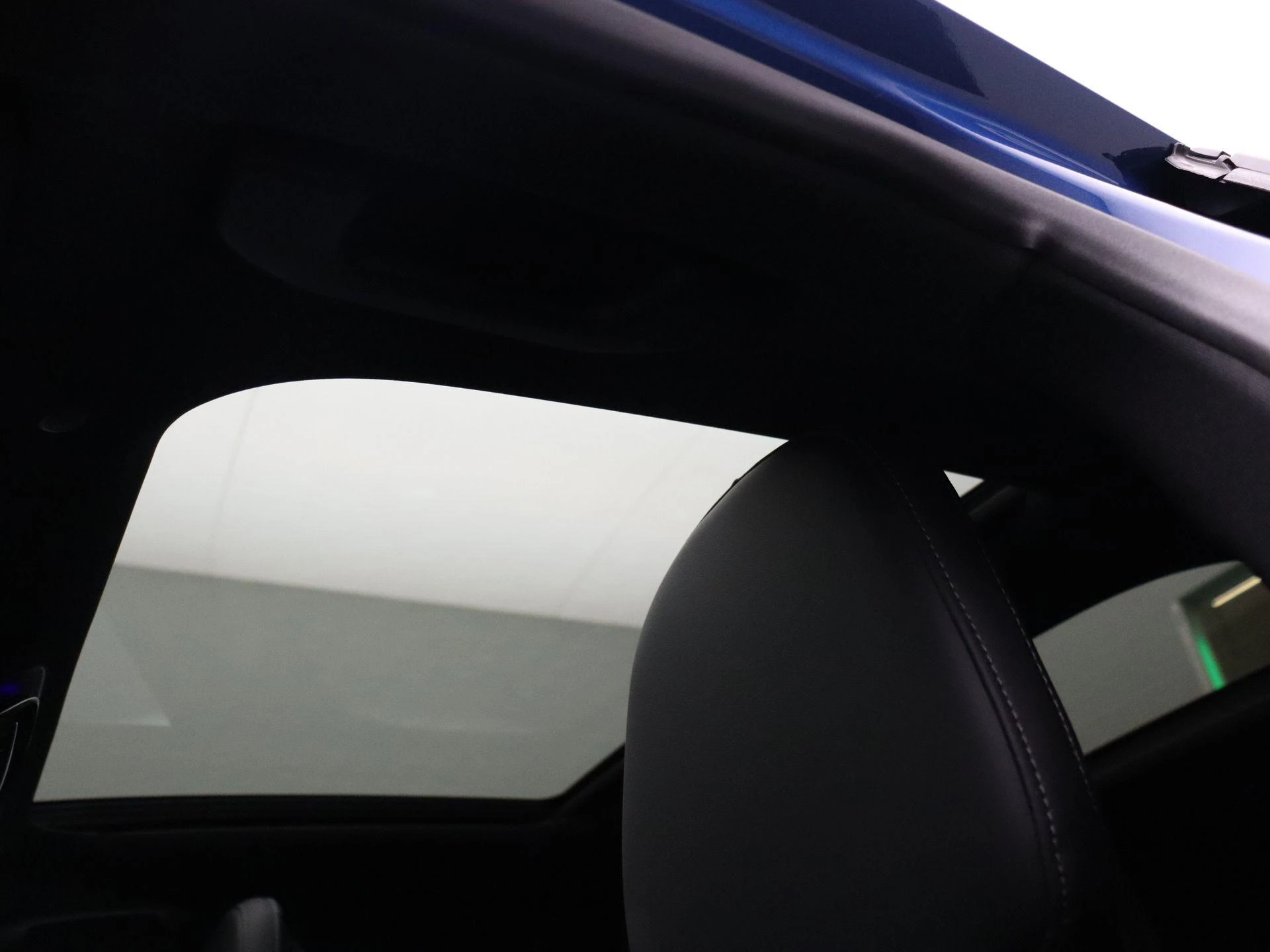 Mercedes-Benz-C-Klasse-image-13