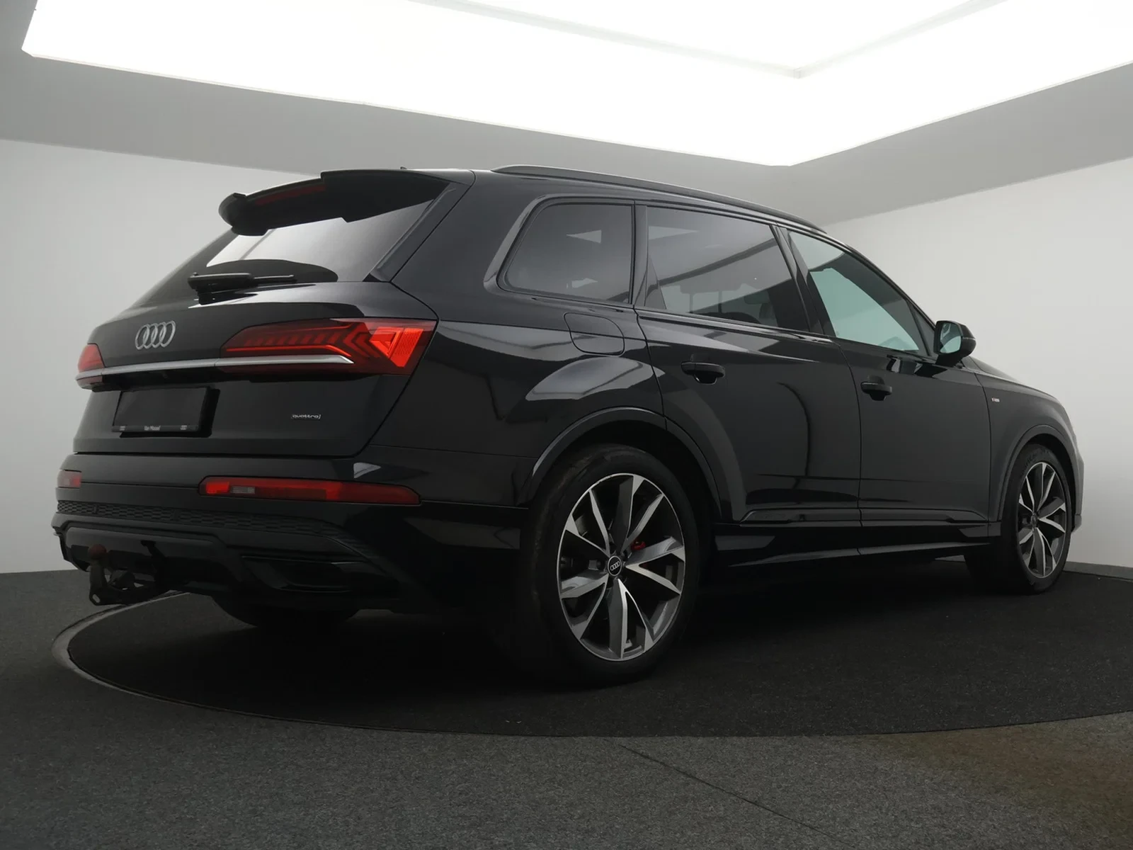 Audi-Q7-image-1