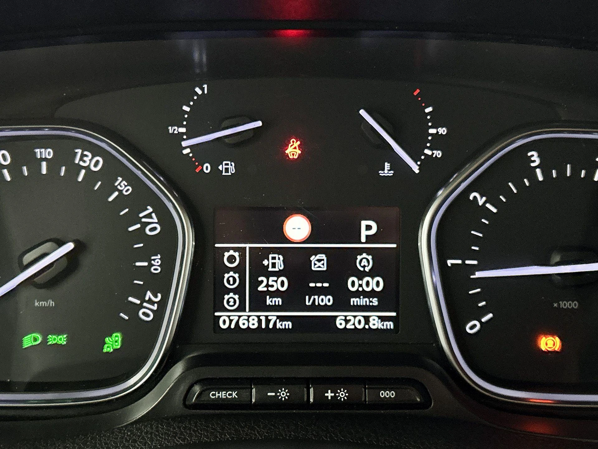 Opel-Vivaro-image-17