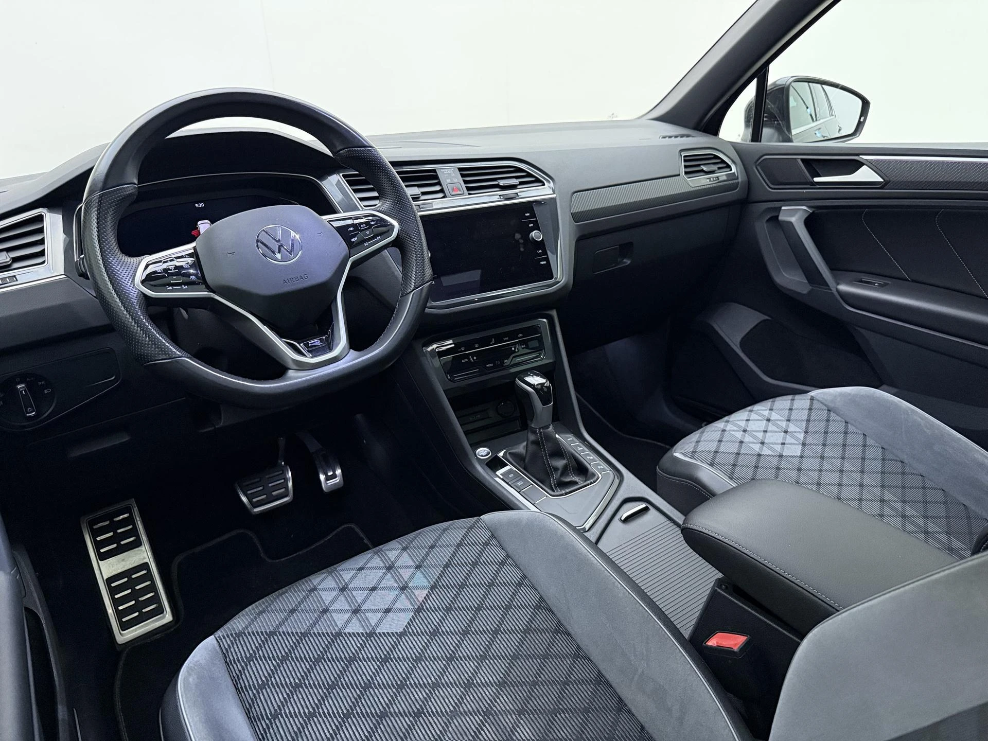 Volkswagen-Tiguan-image-15