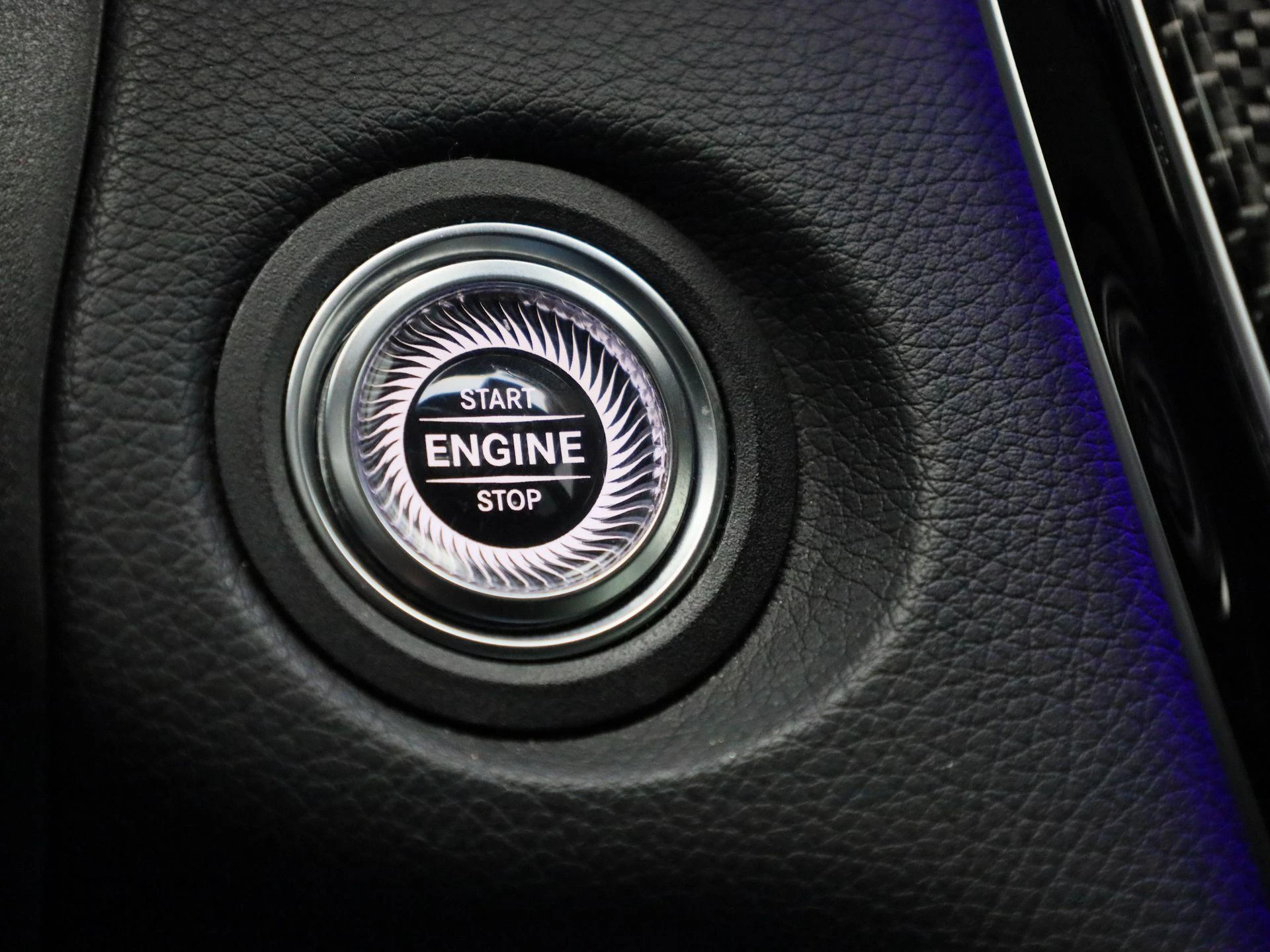 Mercedes-Benz-GLC-image-21