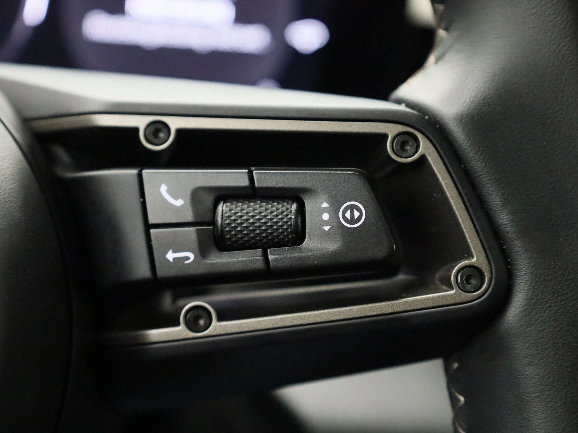 Porsche-Macan-image-36