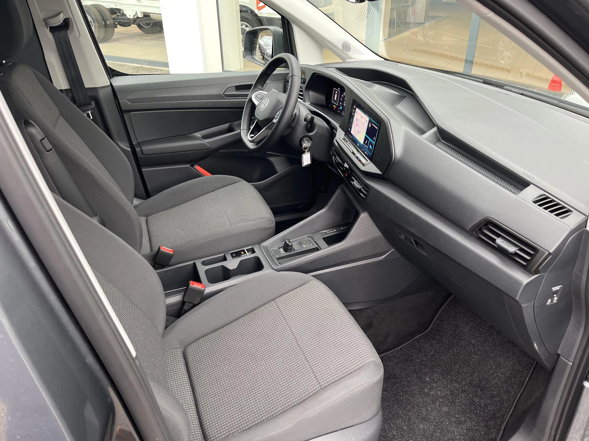 Volkswagen-Caddy-image-7