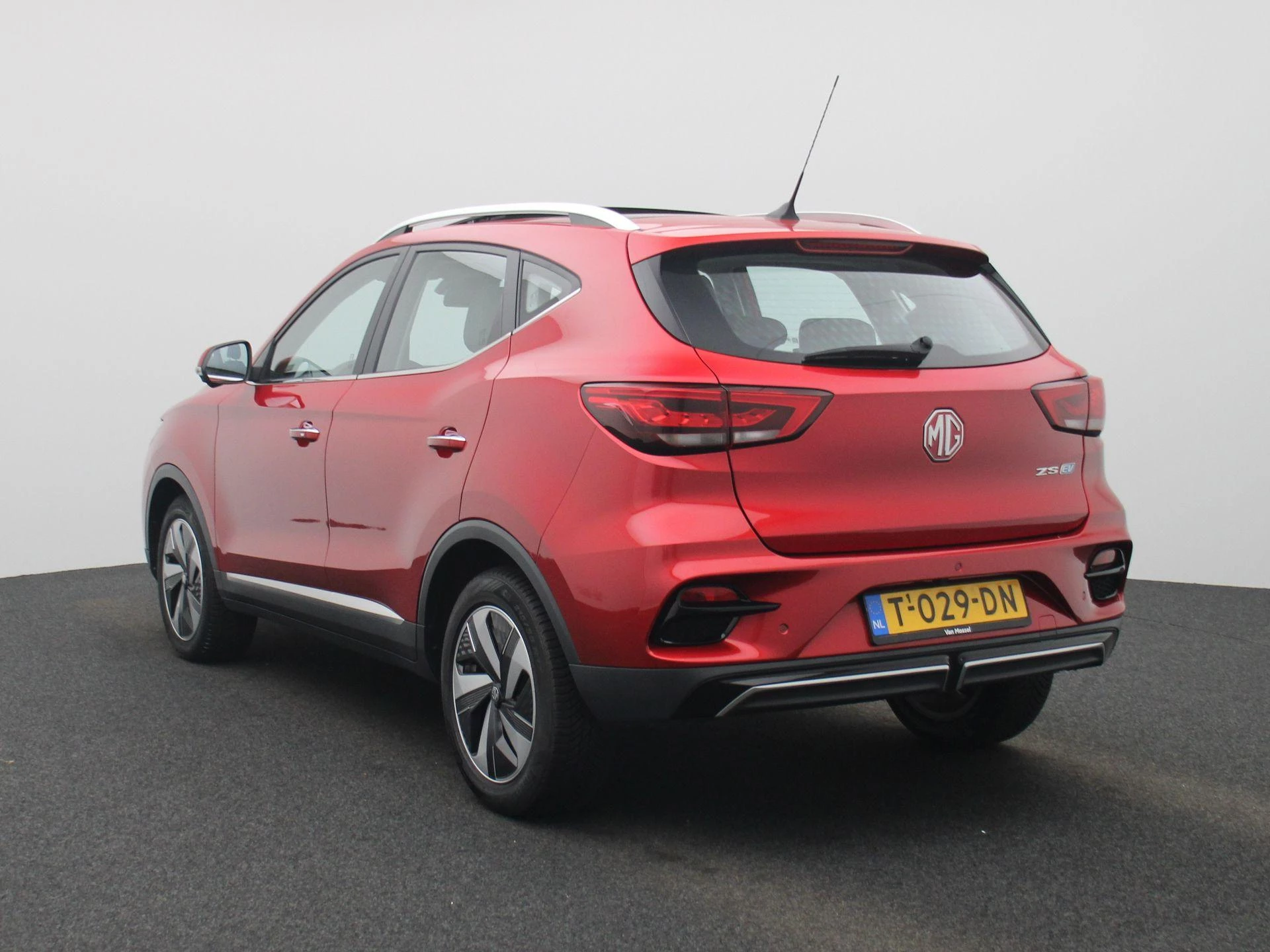 MG ZS EV Long Range Luxury 70 kWh