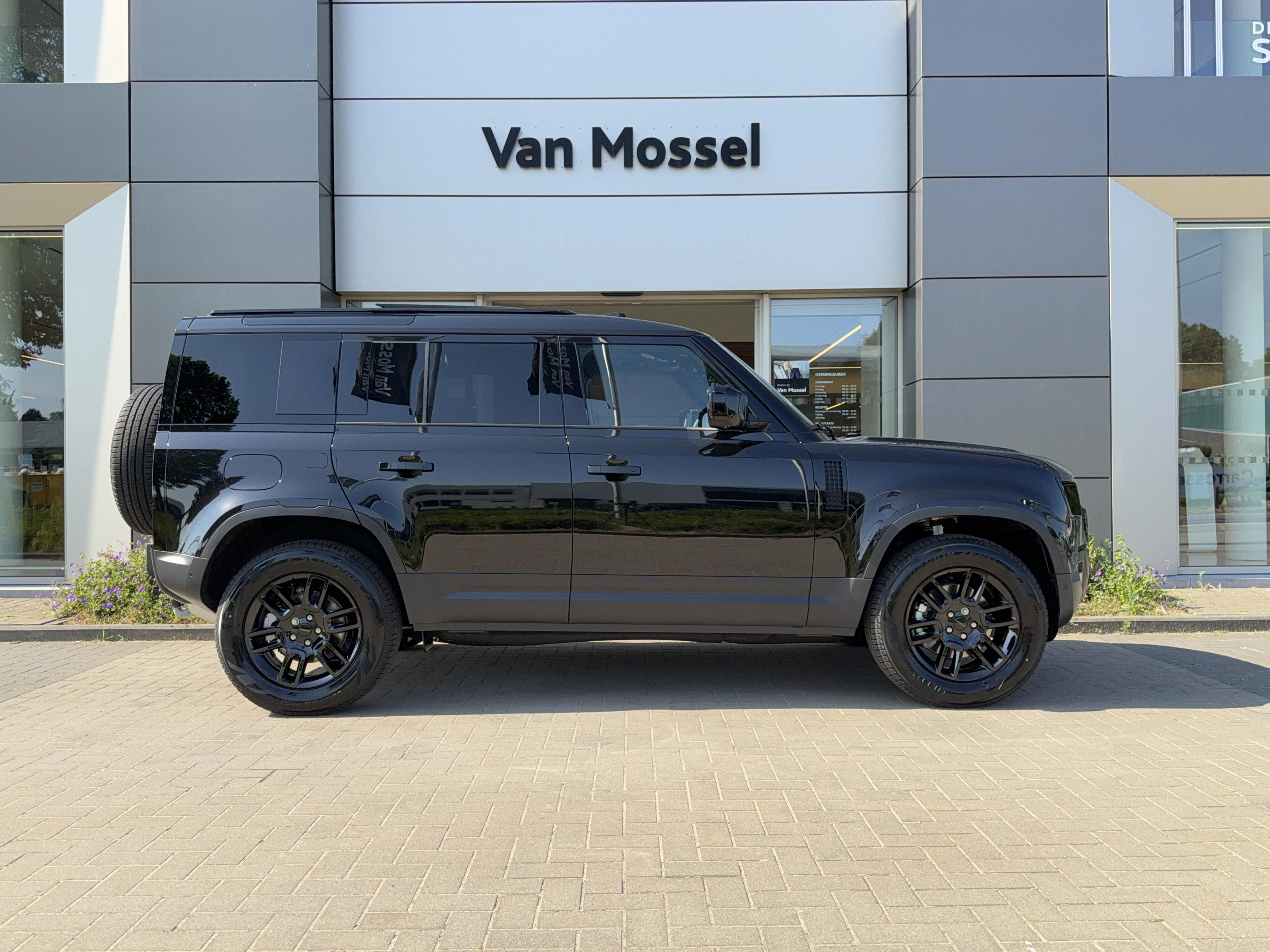 Land Rover Defender 110 D250 S AWD Auto. 26MY