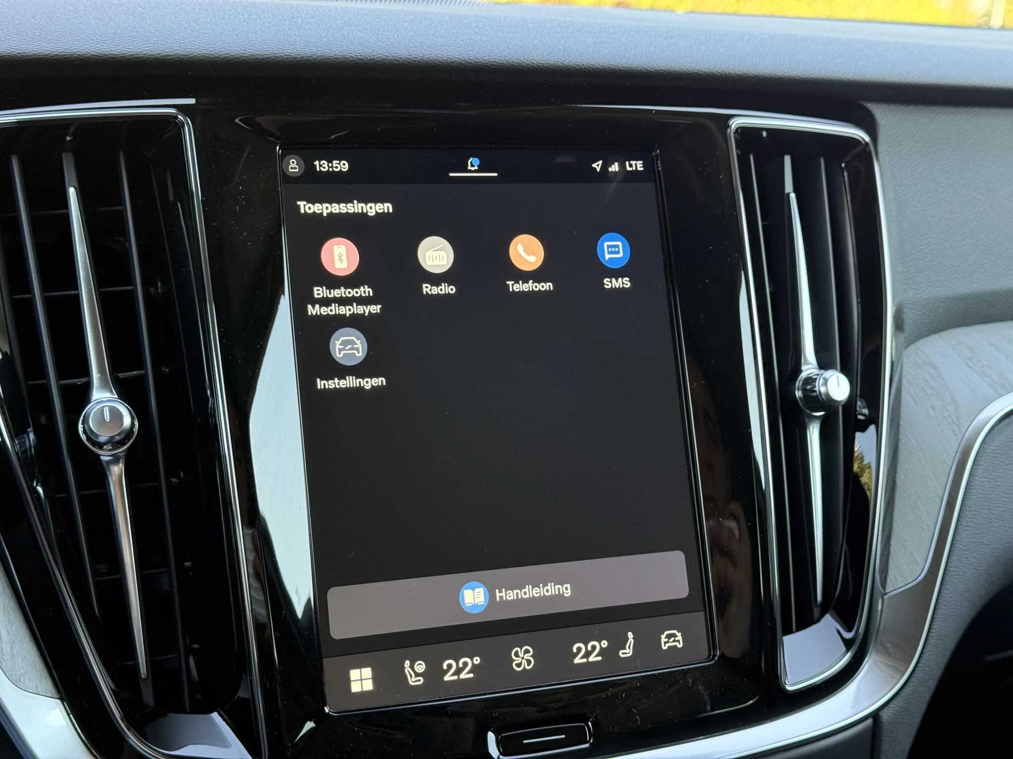Volvo-V60-image-20