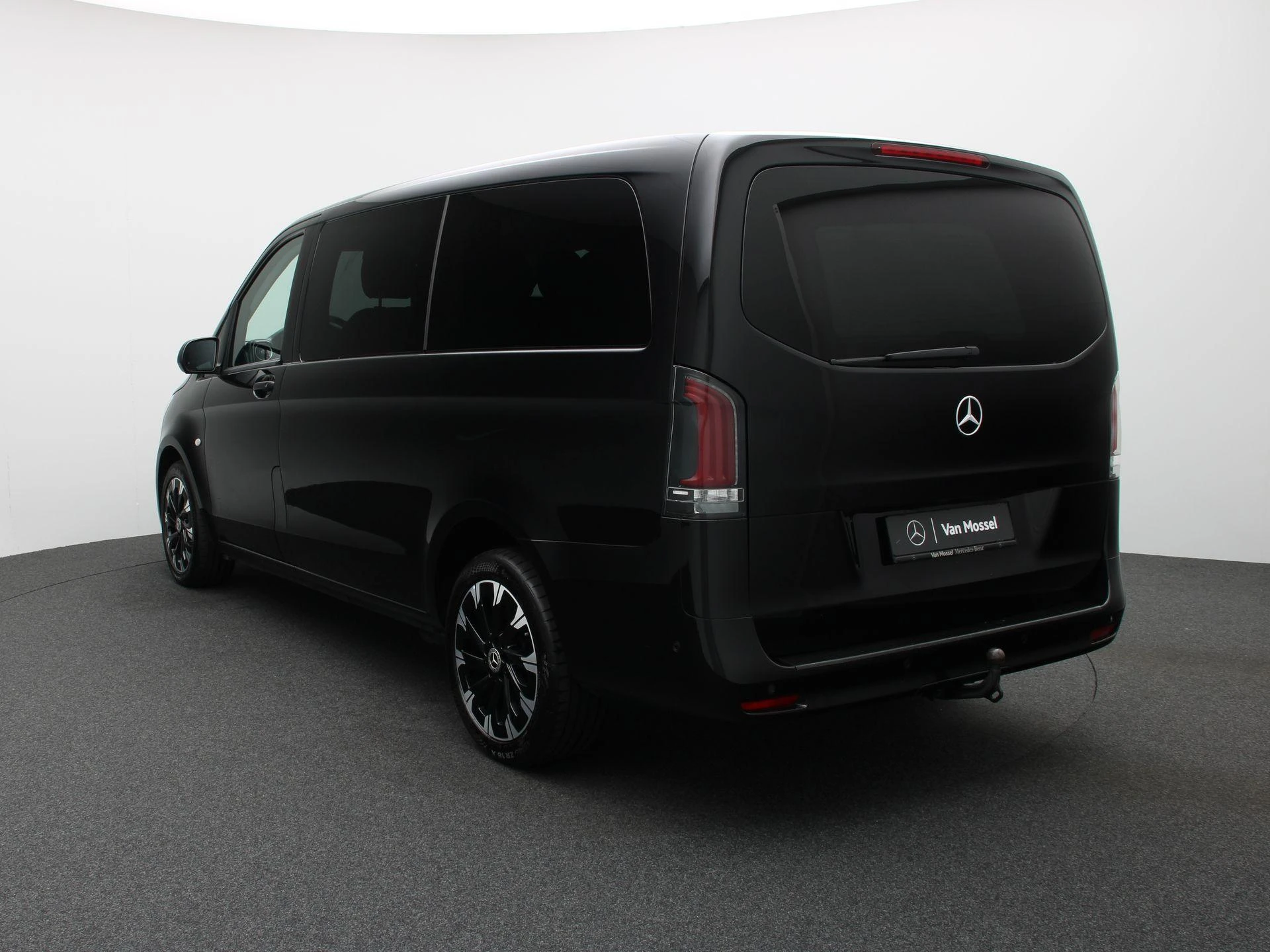 Mercedes-Benz-Vito-image-1
