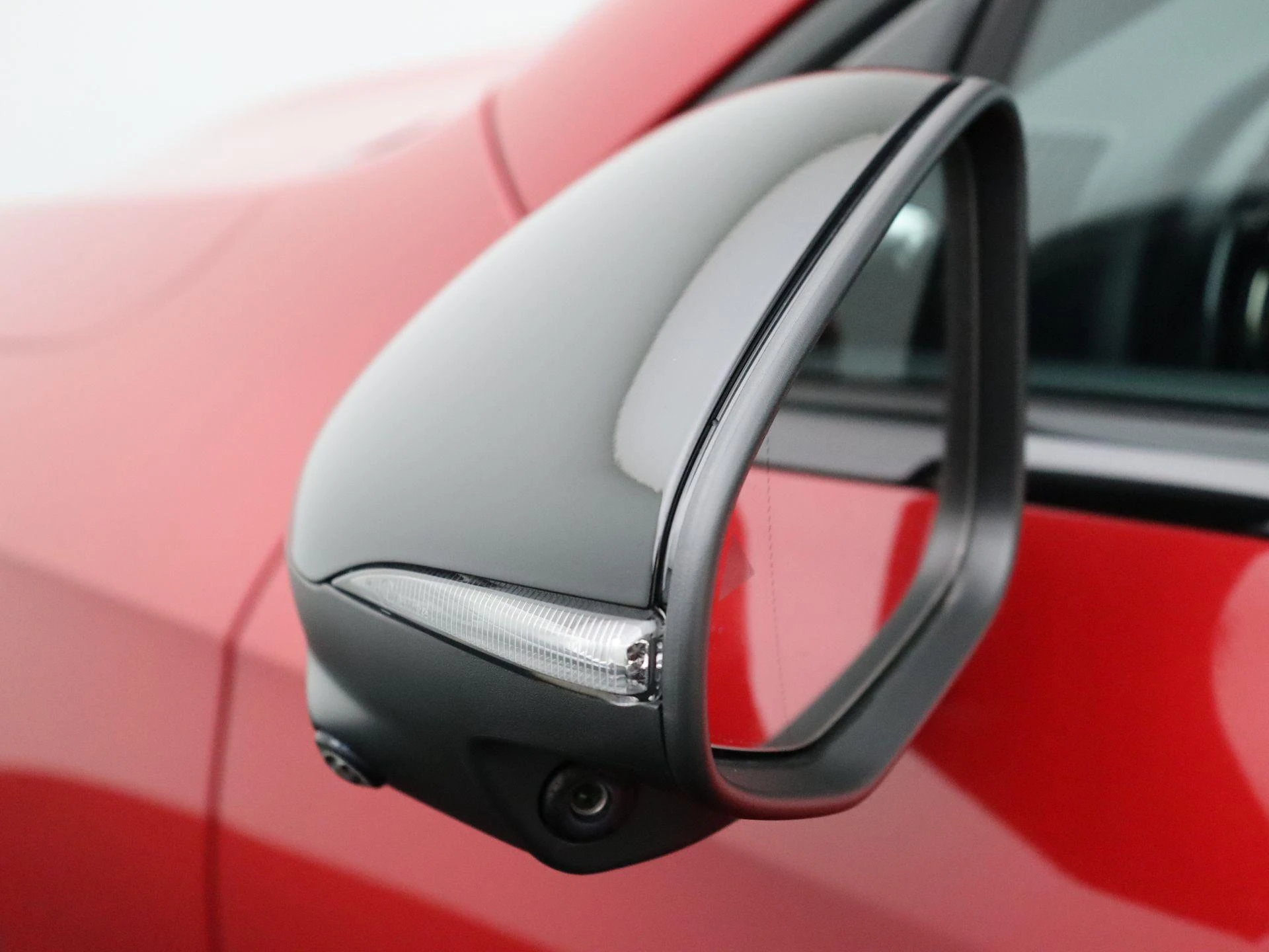 Mercedes-Benz-CLA-image-7