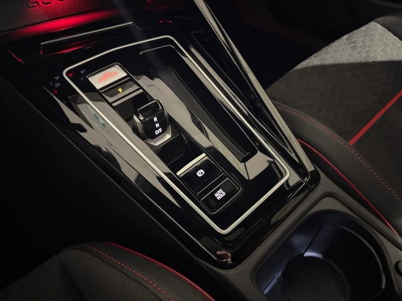 Volkswagen-Golf-image-8