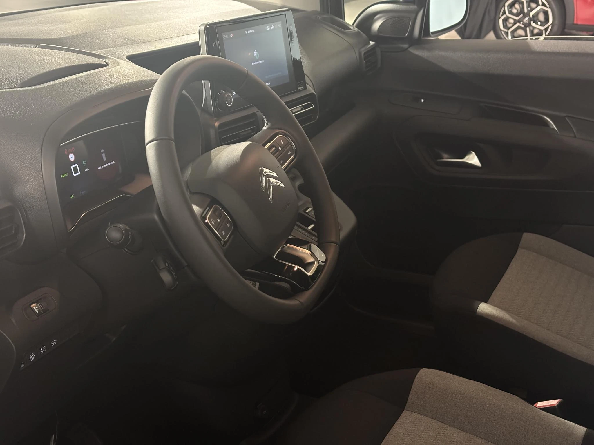 Citroën-ë-Berlingo-image-12