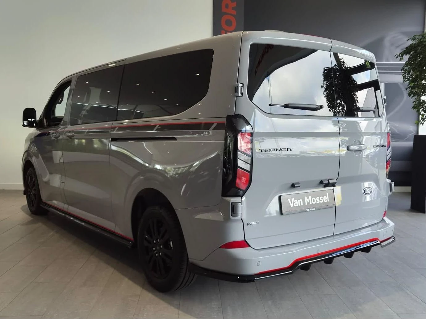Ford-Transit Custom-image-6