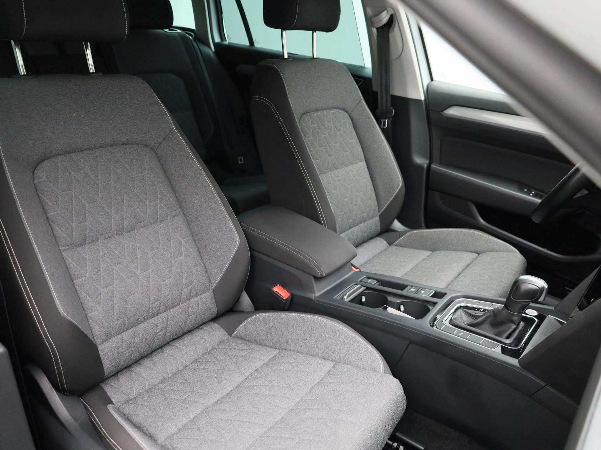 Volkswagen-Passat-image-42