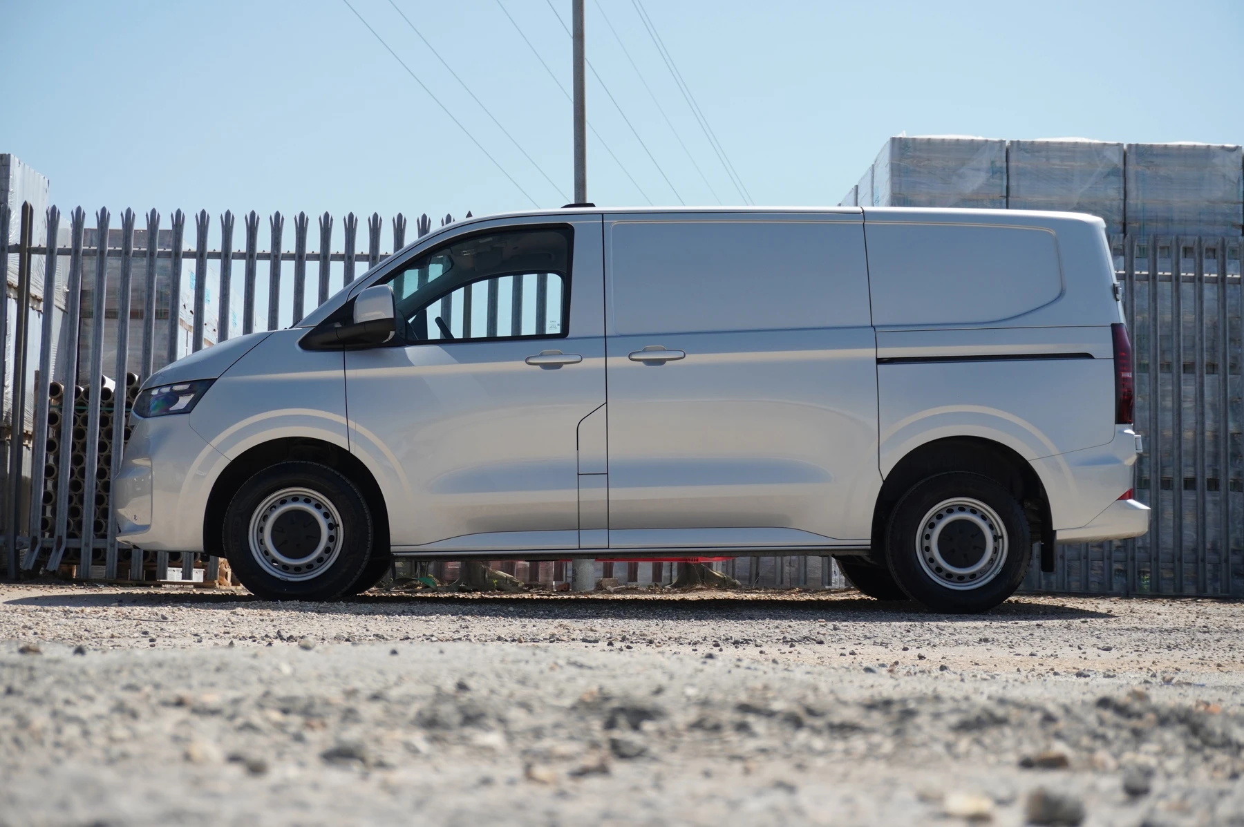 Volkswagen-Transporter-image-25