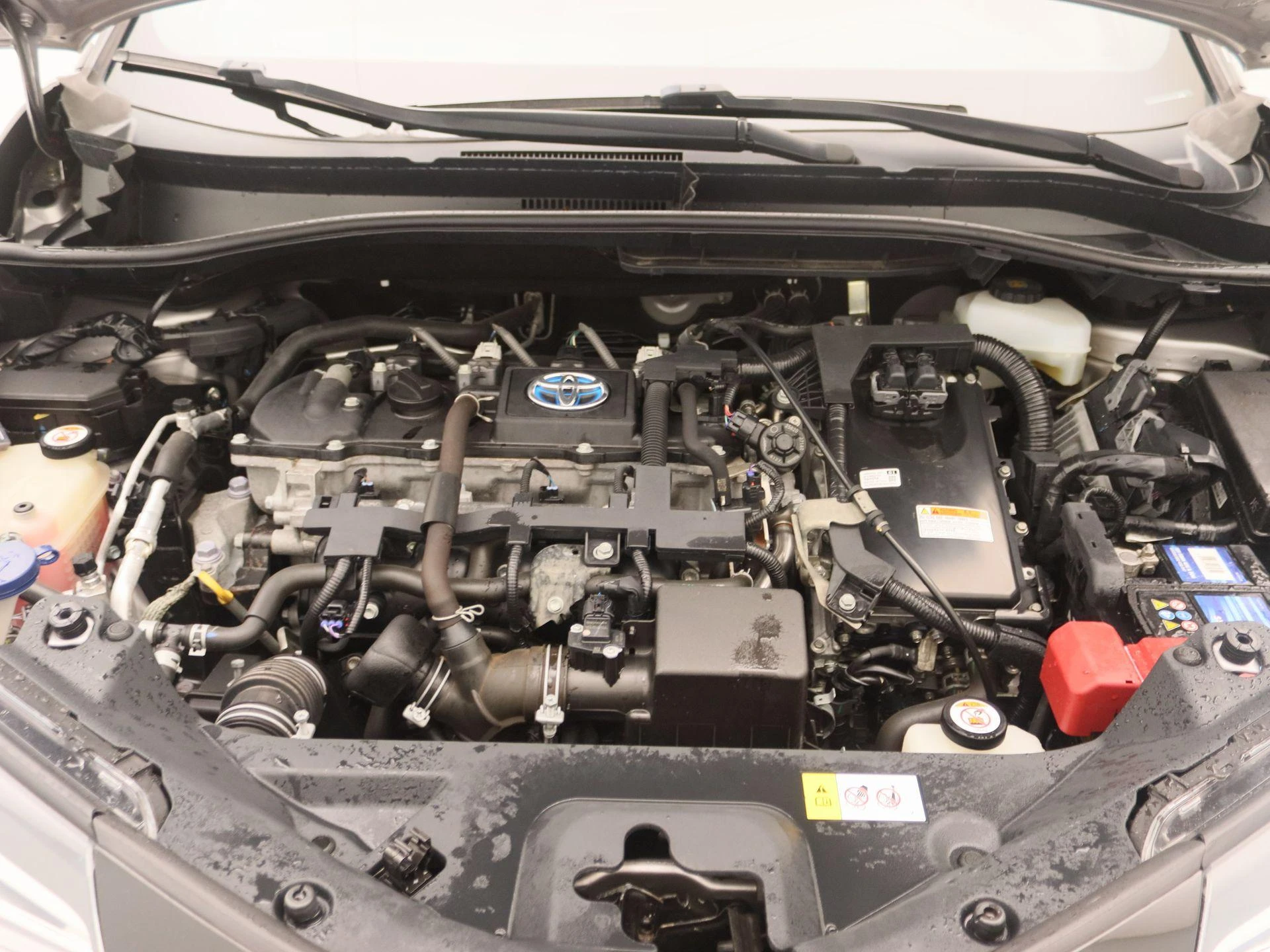 Toyota-C-HR-image-24