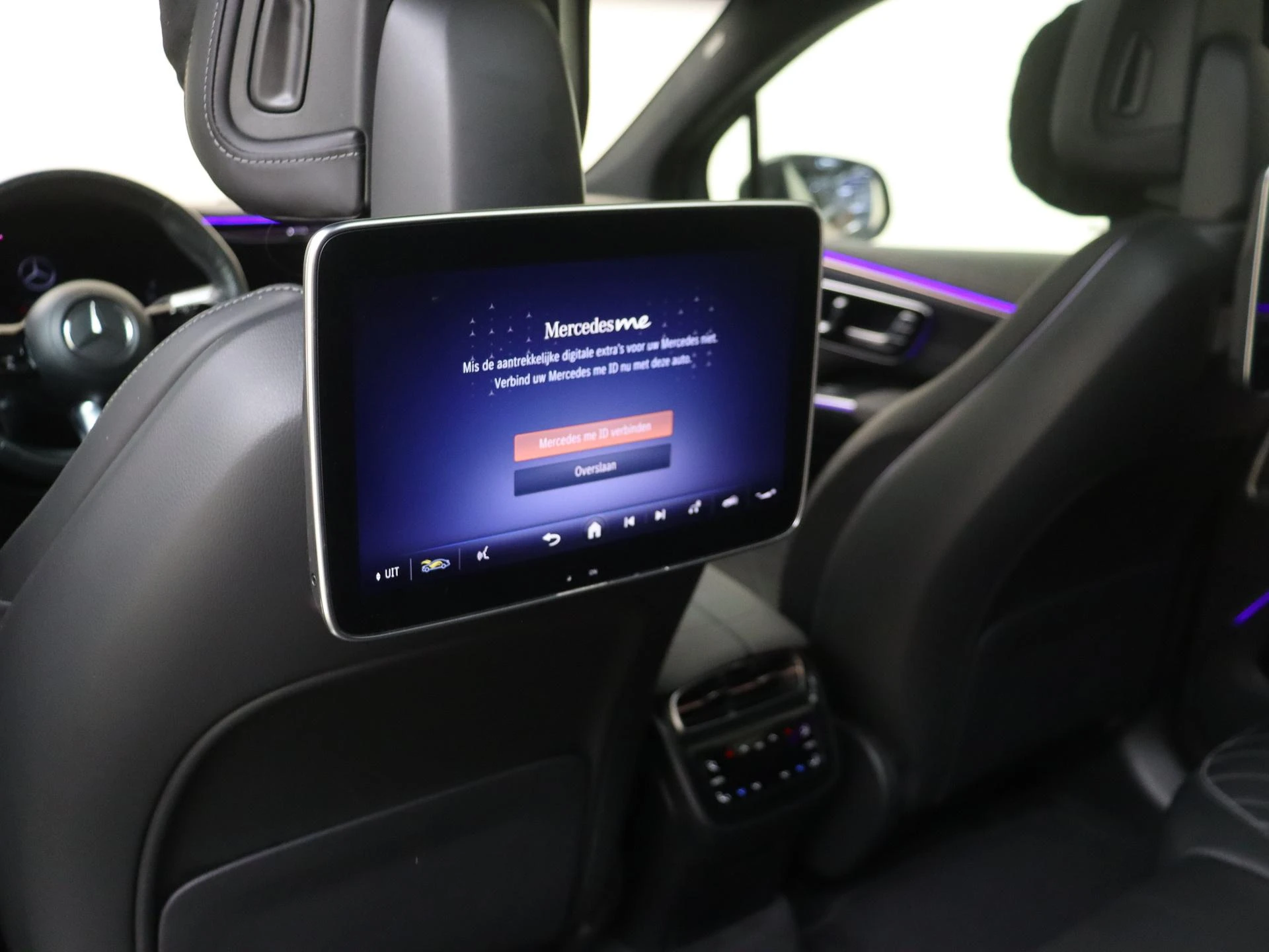 Mercedes-Benz-EQS-image-33