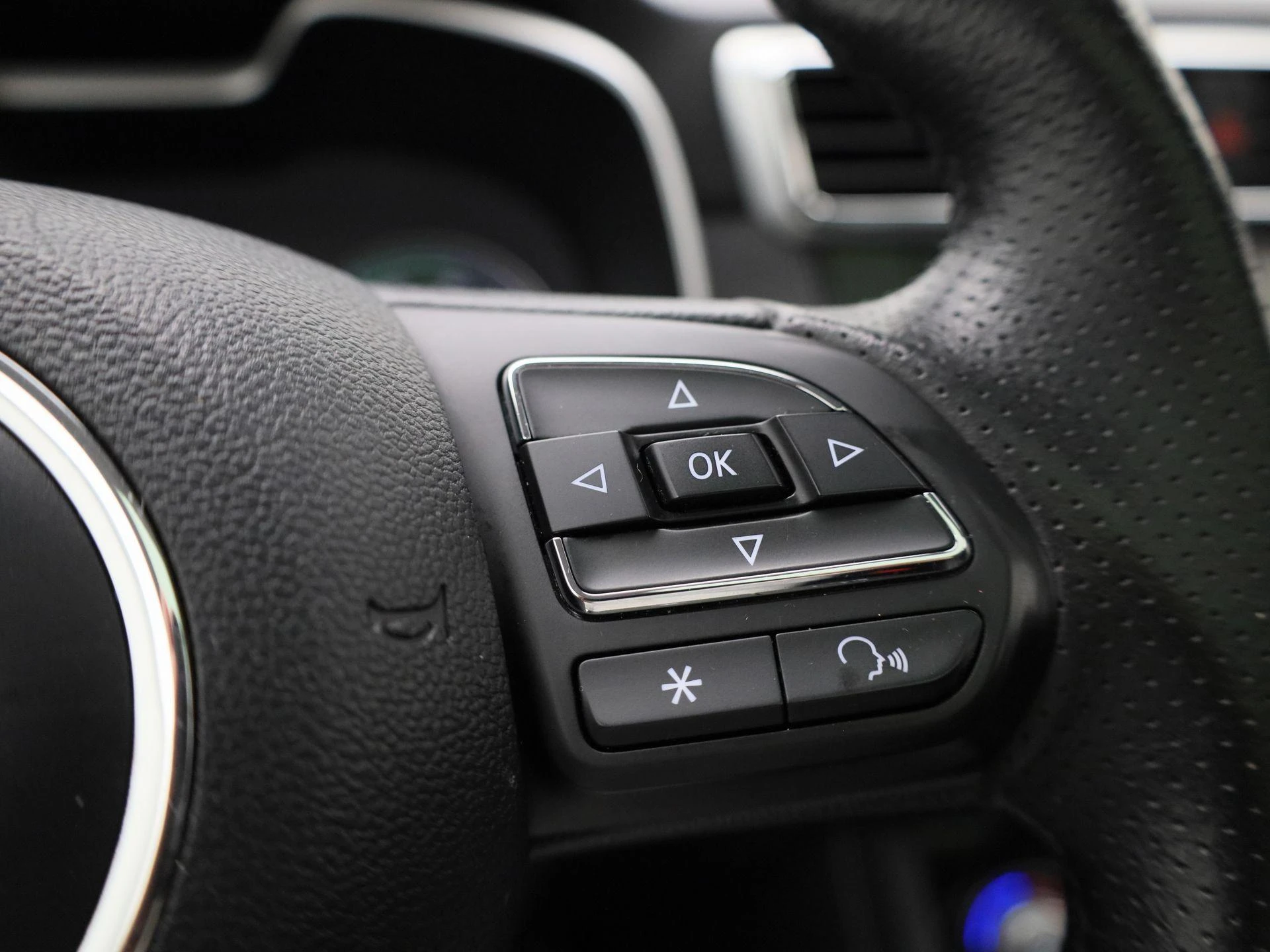MG-ZS EV-image-17