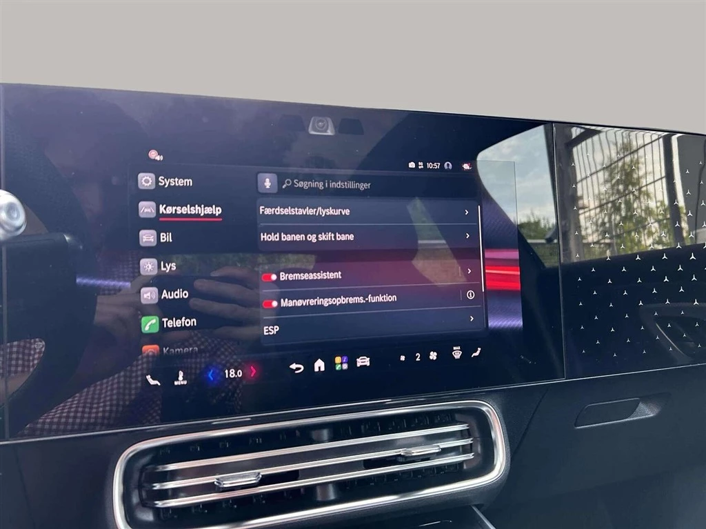 Mercedes-Benz-CLA-image-18