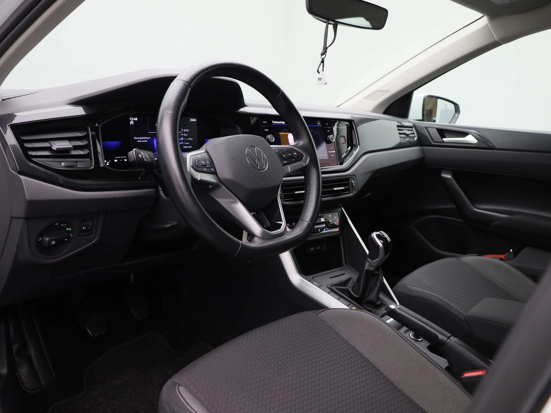 Volkswagen-Polo-image-31