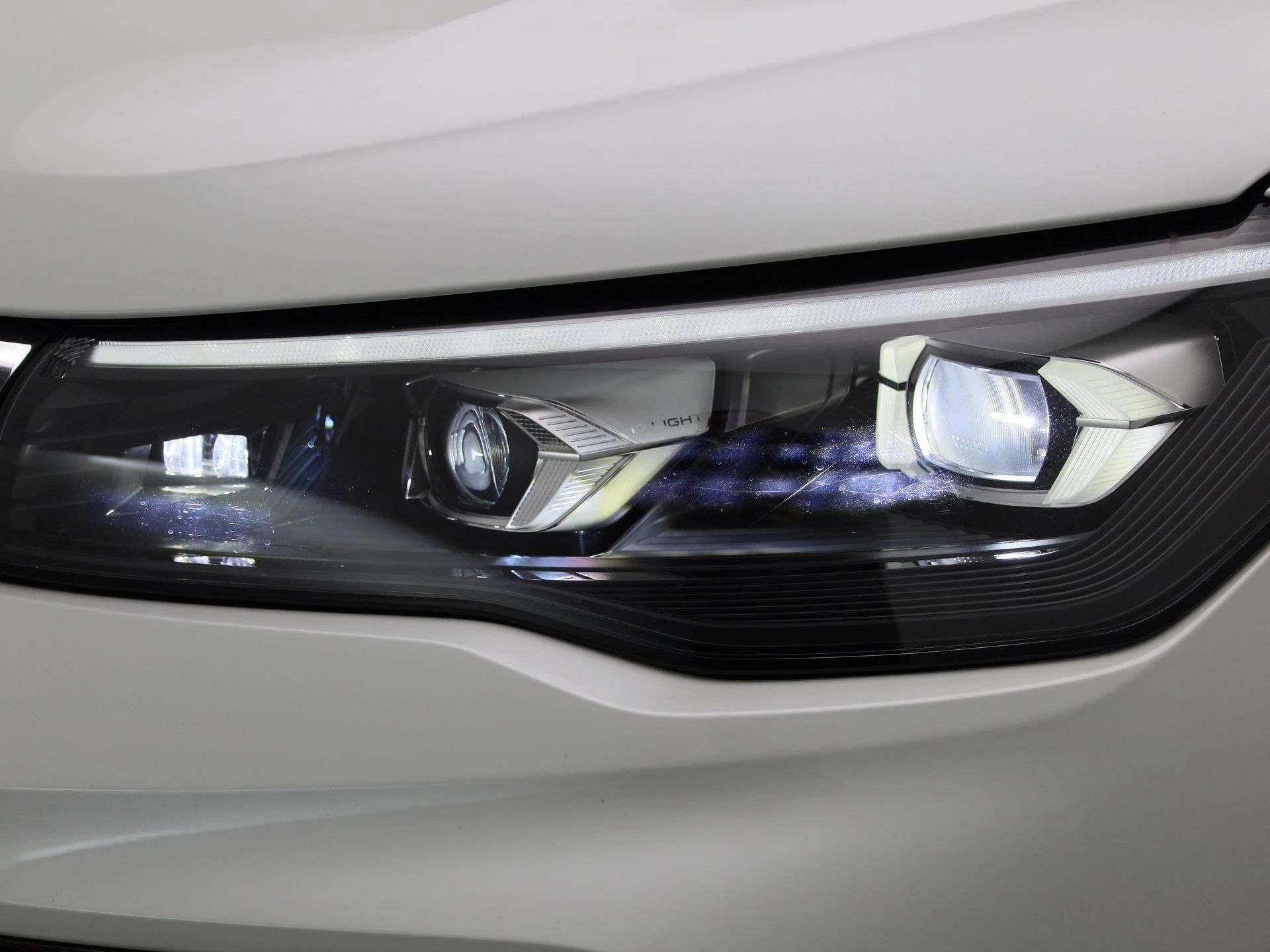 Volkswagen-Tiguan-image-14