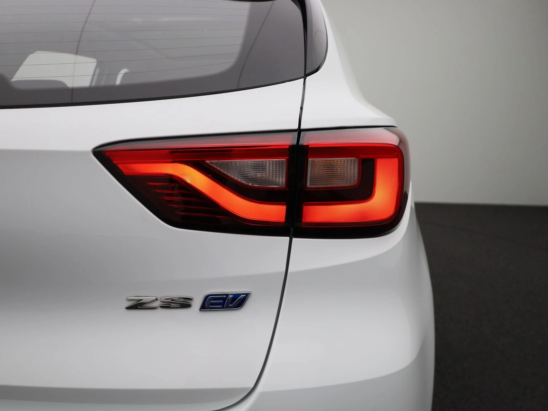MG-ZS EV-image-31