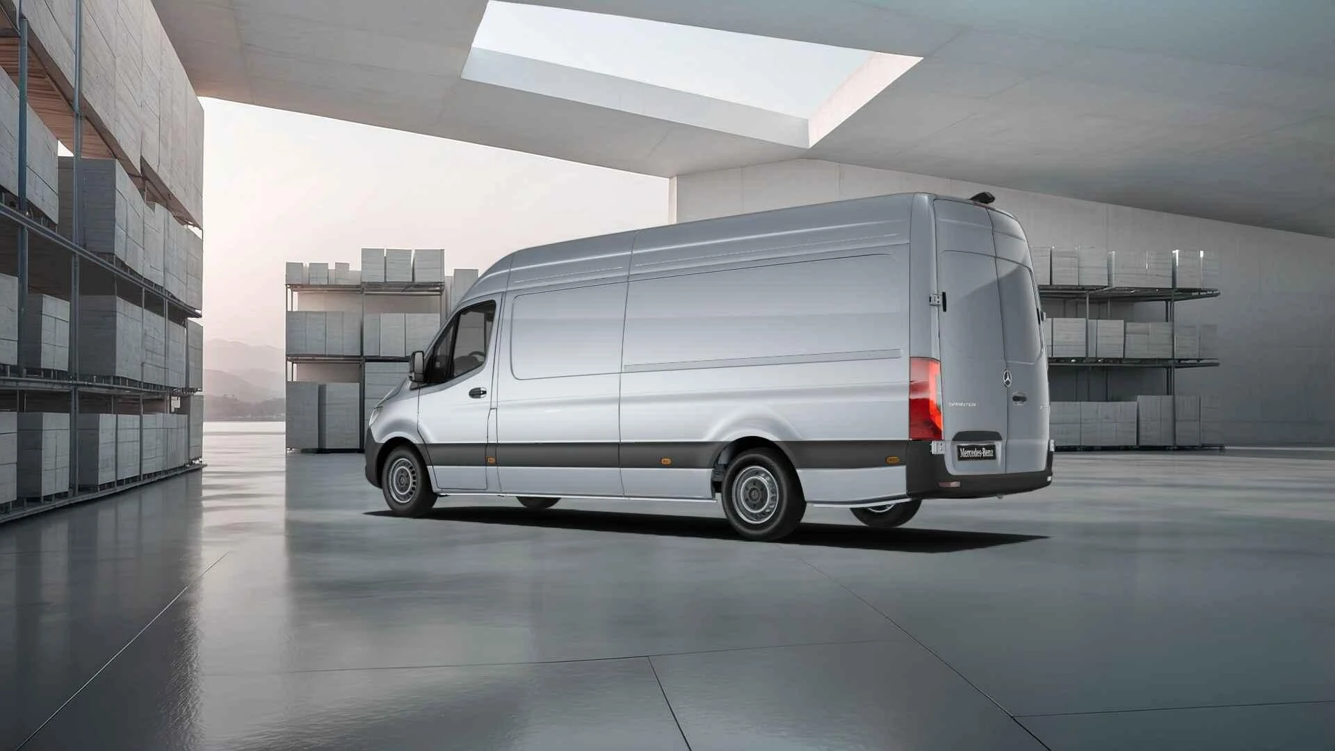 Mercedes-Benz-Sprinter-image-2