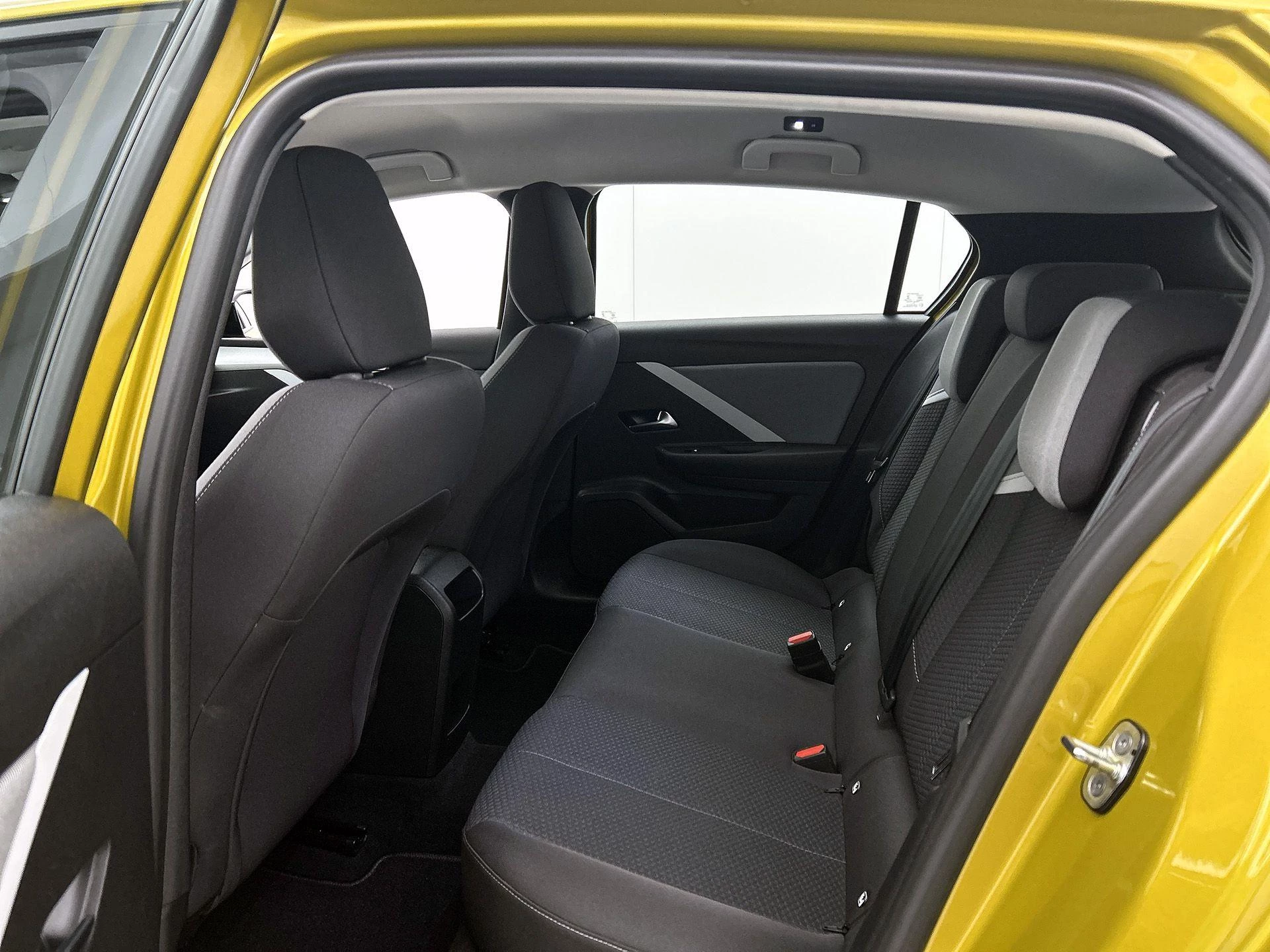 Opel-Astra-image-25