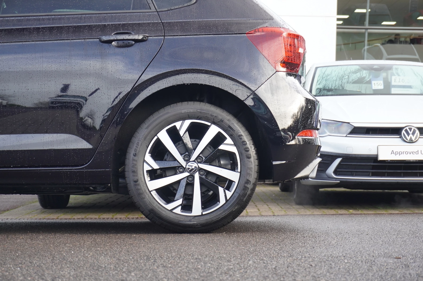 Volkswagen-Polo-image-19
