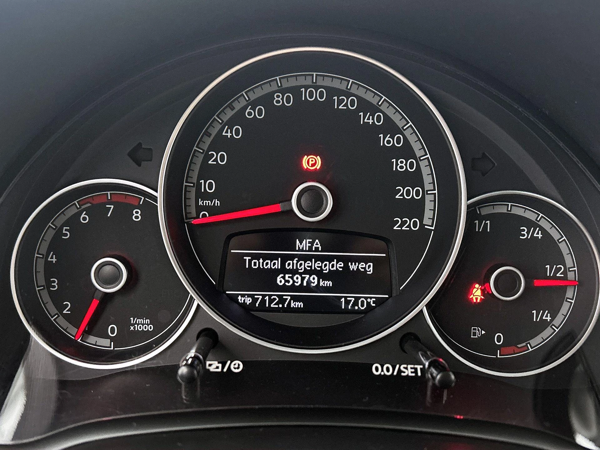Volkswagen-up!-image-14
