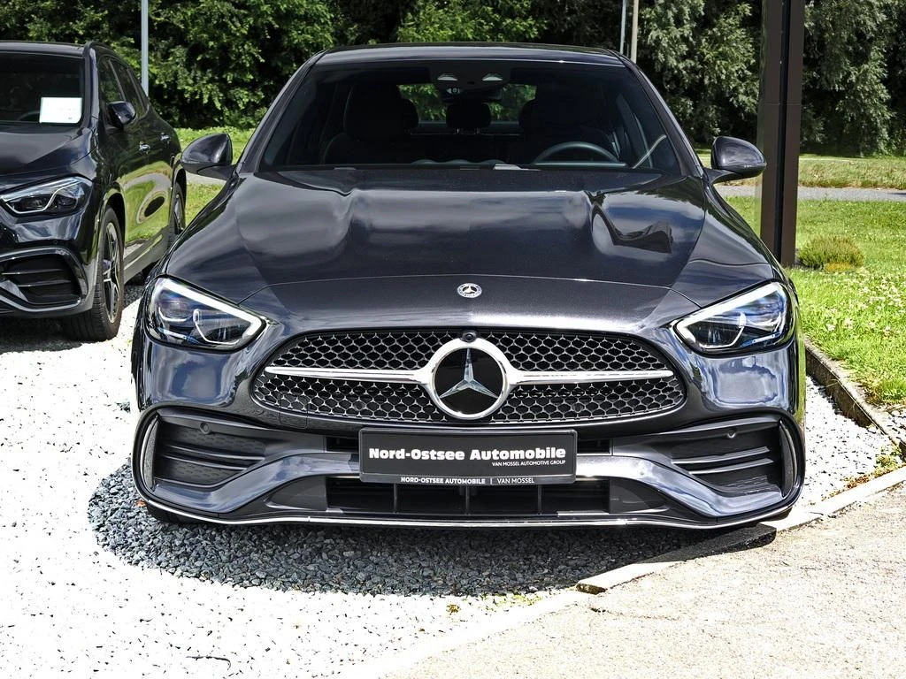 Mercedes-Benz-C-Klasse 300-image-3