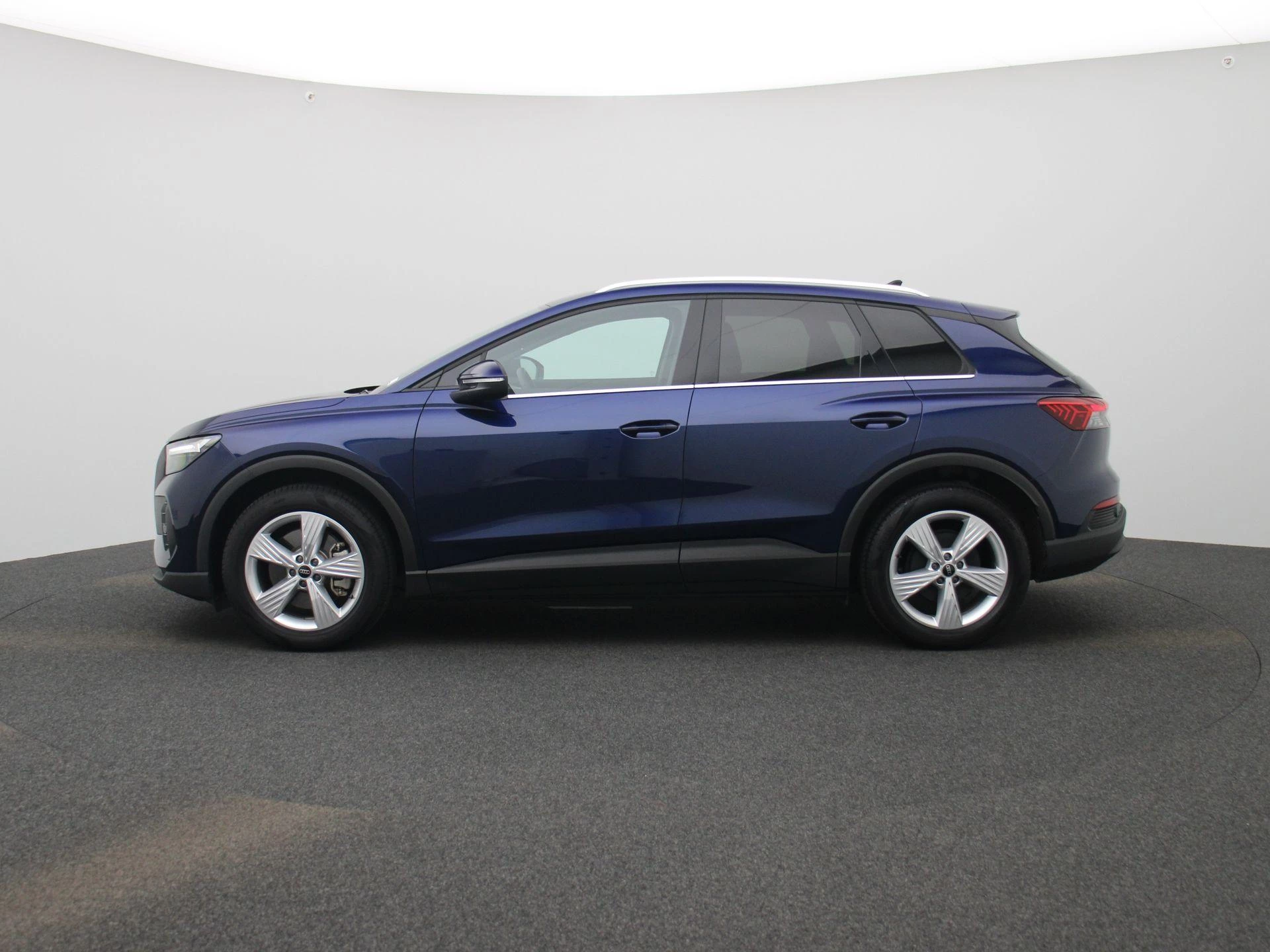 Audi-Q4 e-tron-image-3