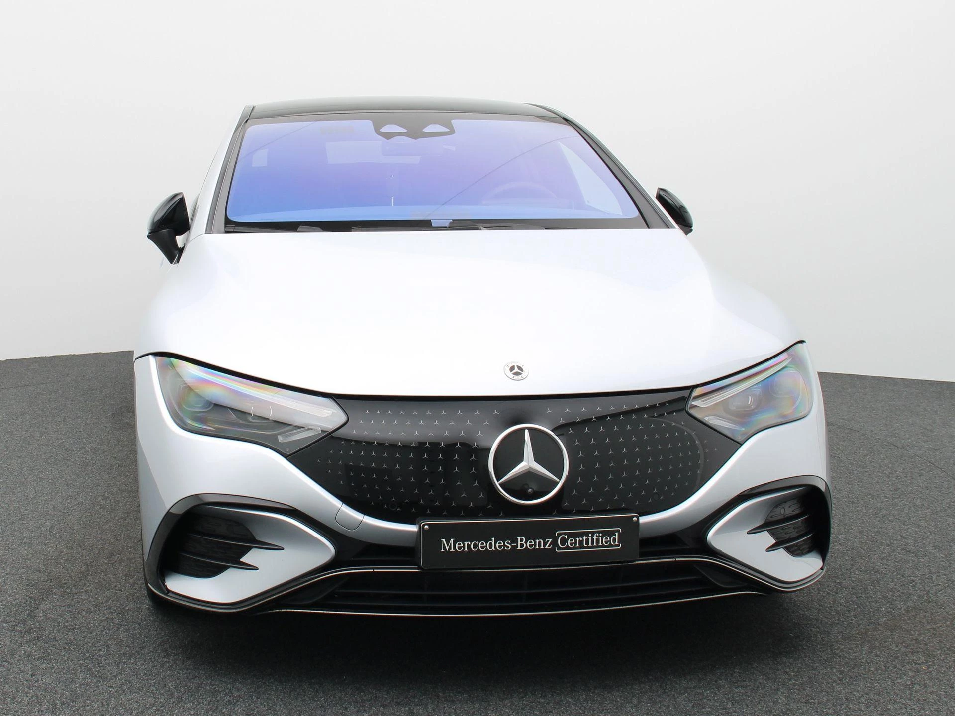 Mercedes-Benz-EQE-image-2