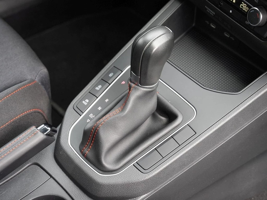 SEAT Ibiza 1,0 TSI DSG FR,LED,ALU 17",Climatronic App Connect,Ledersportlenkrad