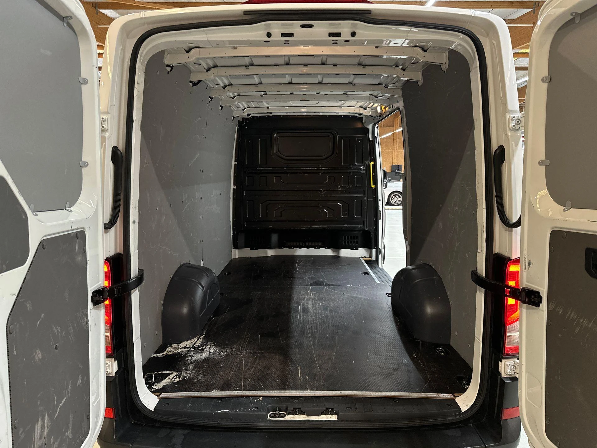 Volkswagen-Crafter-image-18