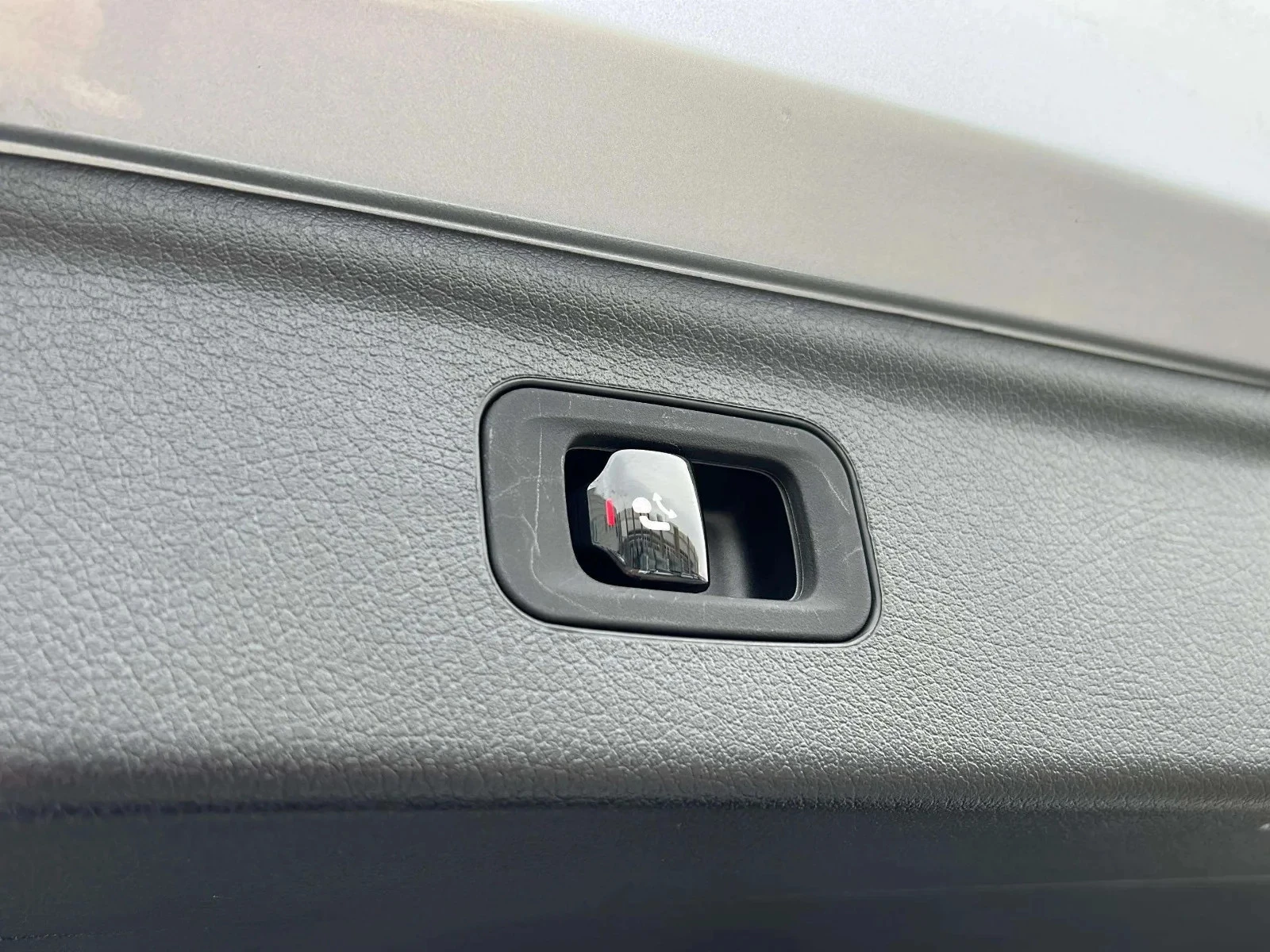 Mercedes-Benz-EQE-image-20