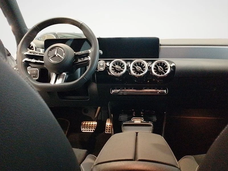 Mercedes-Benz A-Klasse 200 AMG AHK MBUX NIGHT SHZ KLIMA AMG LineW177 A 200 AMG AHK MBUX NIGHT SHZ KLIMA AMG Line