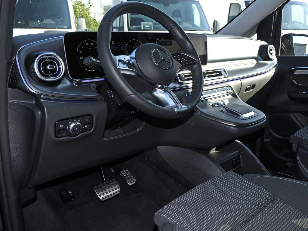 Mercedes-Benz-V-Klasse 220-image-6
