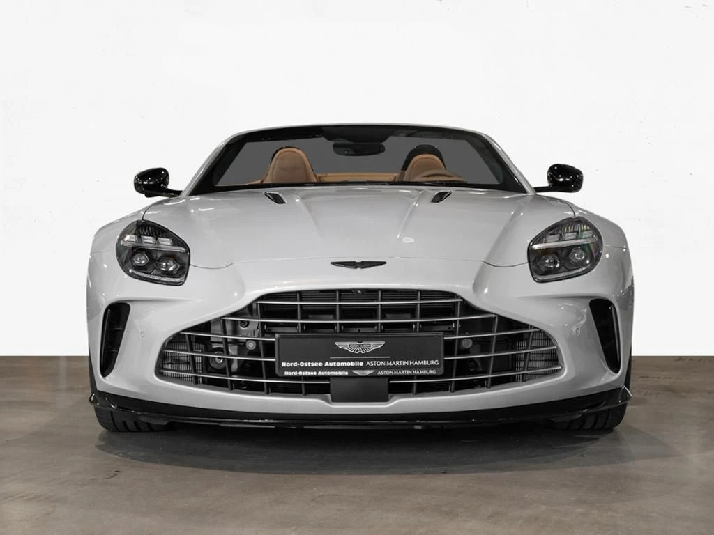 Aston Martin-V8 Vantage-image-7