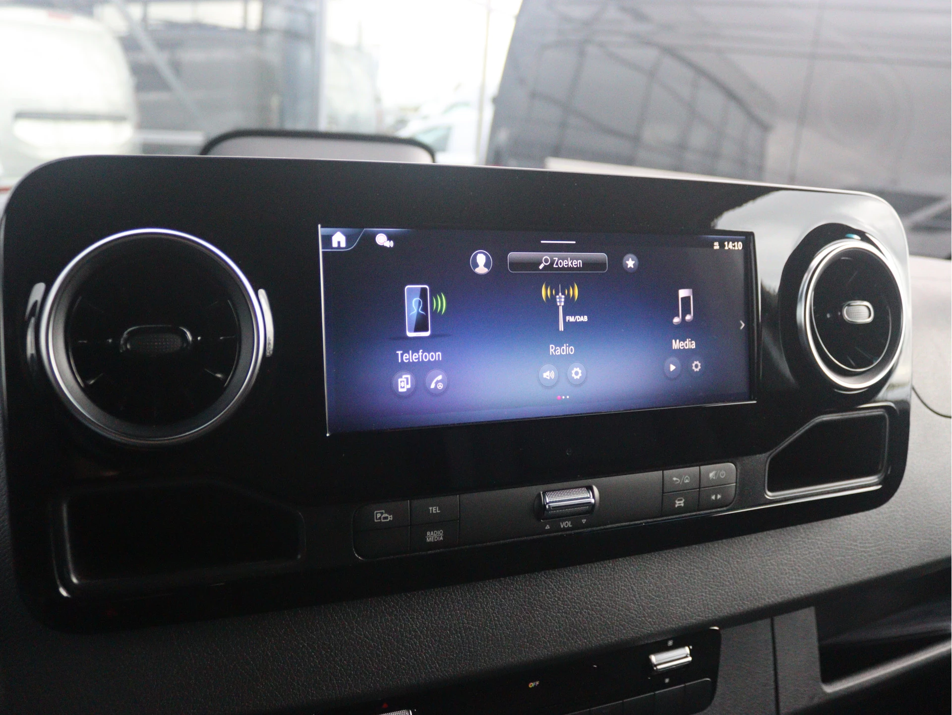 Mercedes-Benz-Sprinter-image-8