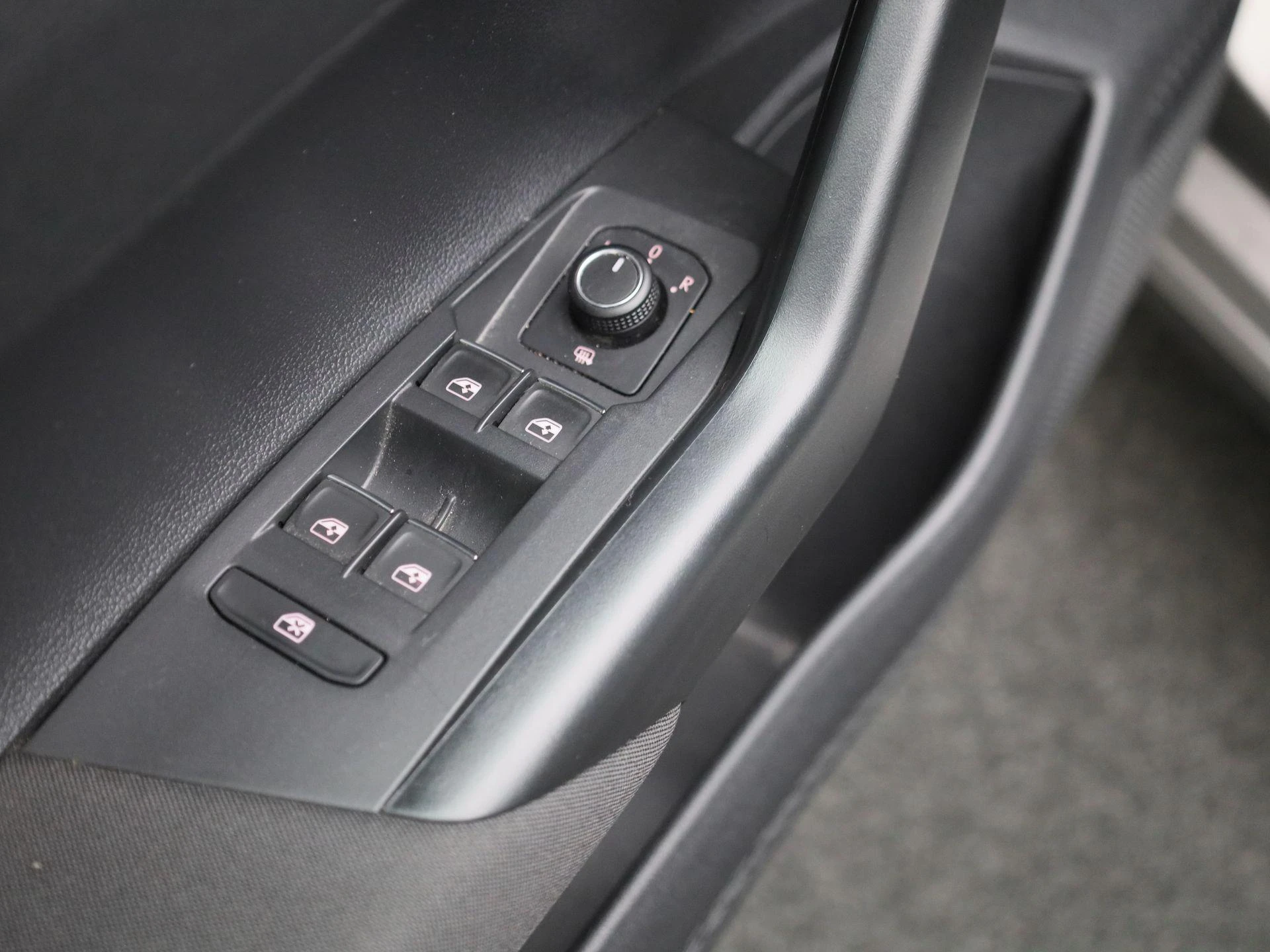 Volkswagen-Polo-image-32