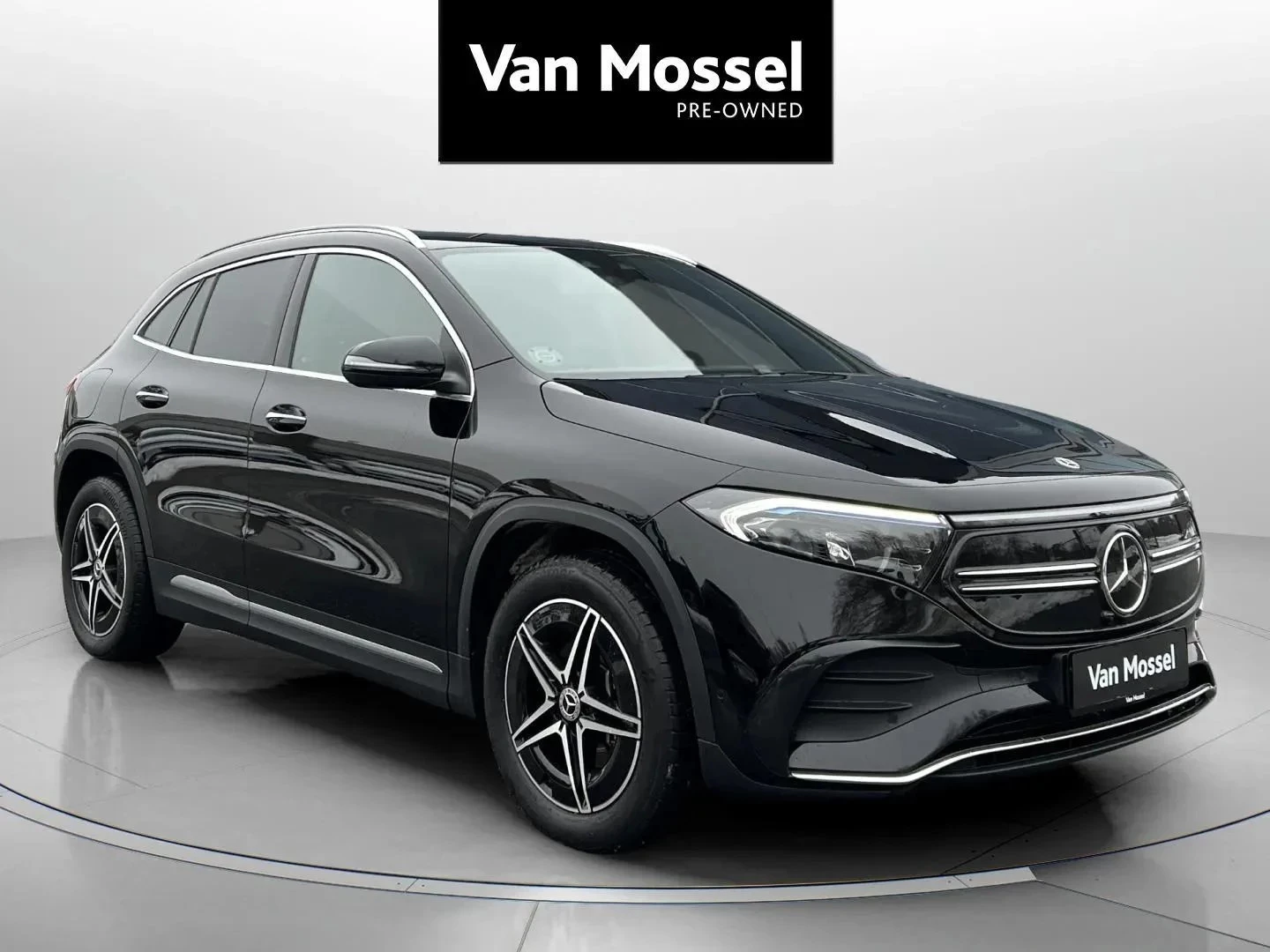 Mercedes-Benz-EQA-image-2