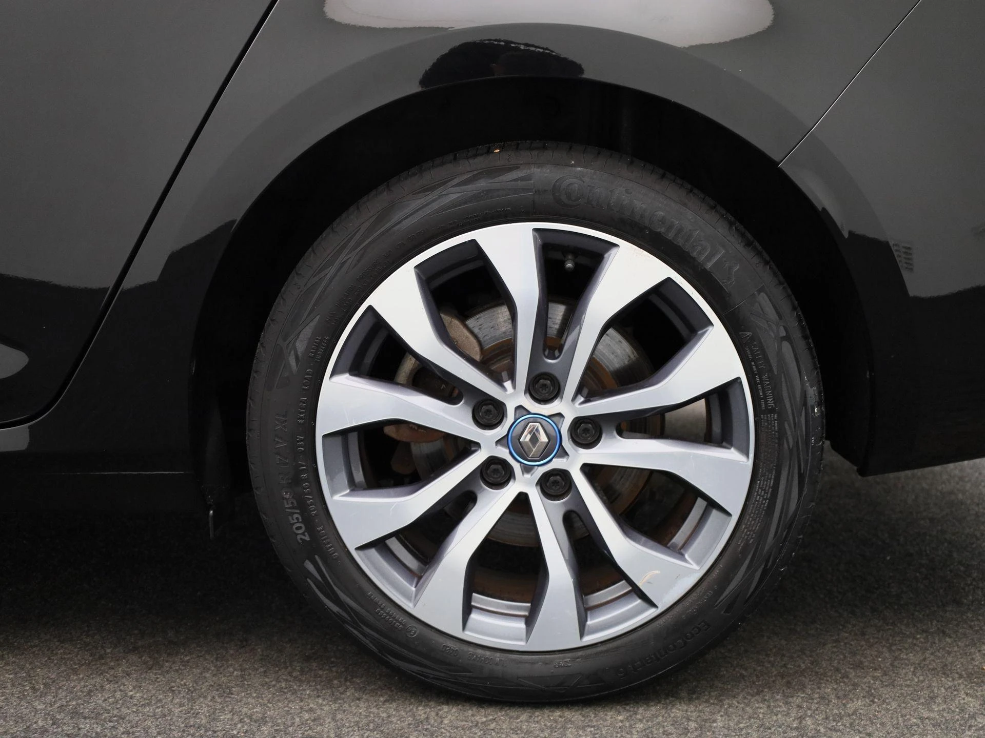 Renault-Megane E-Tech-image-12