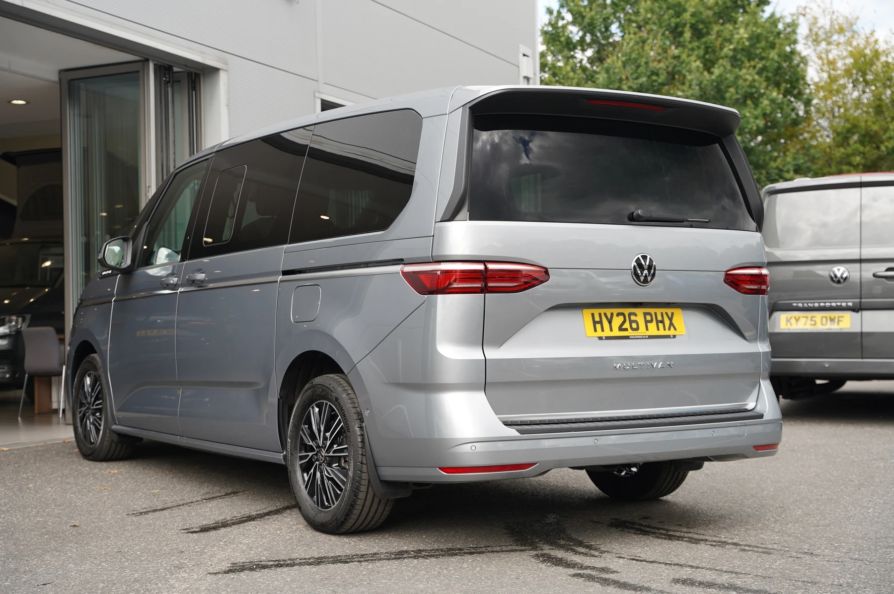 Volkswagen-Multivan-image-2