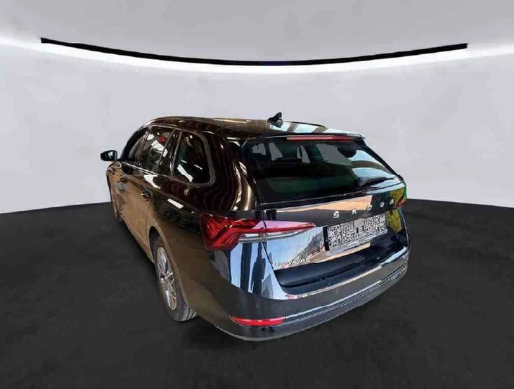 Škoda Octavia Combi 2.0 TDI DSG Tour Navi. LED