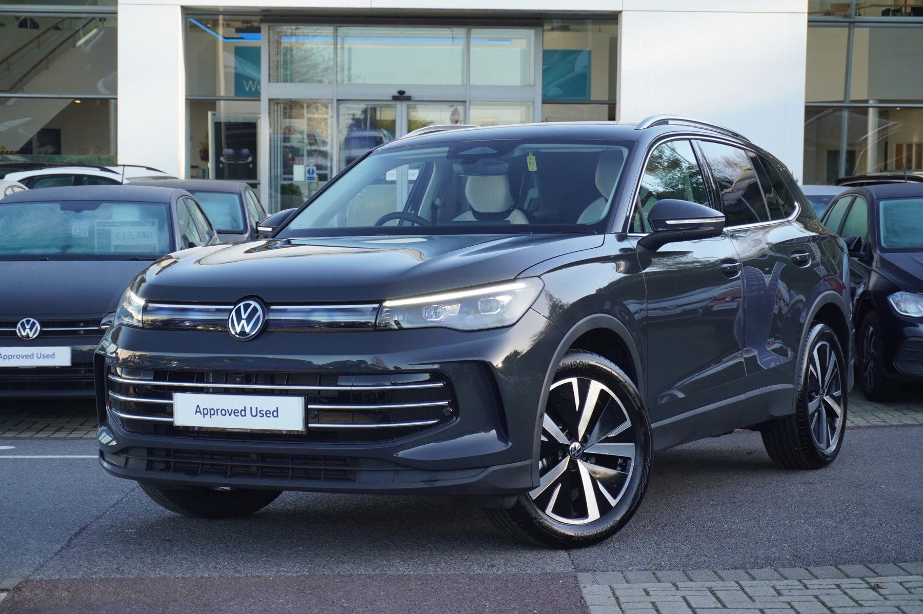 Volkswagen-Tiguan-image-19