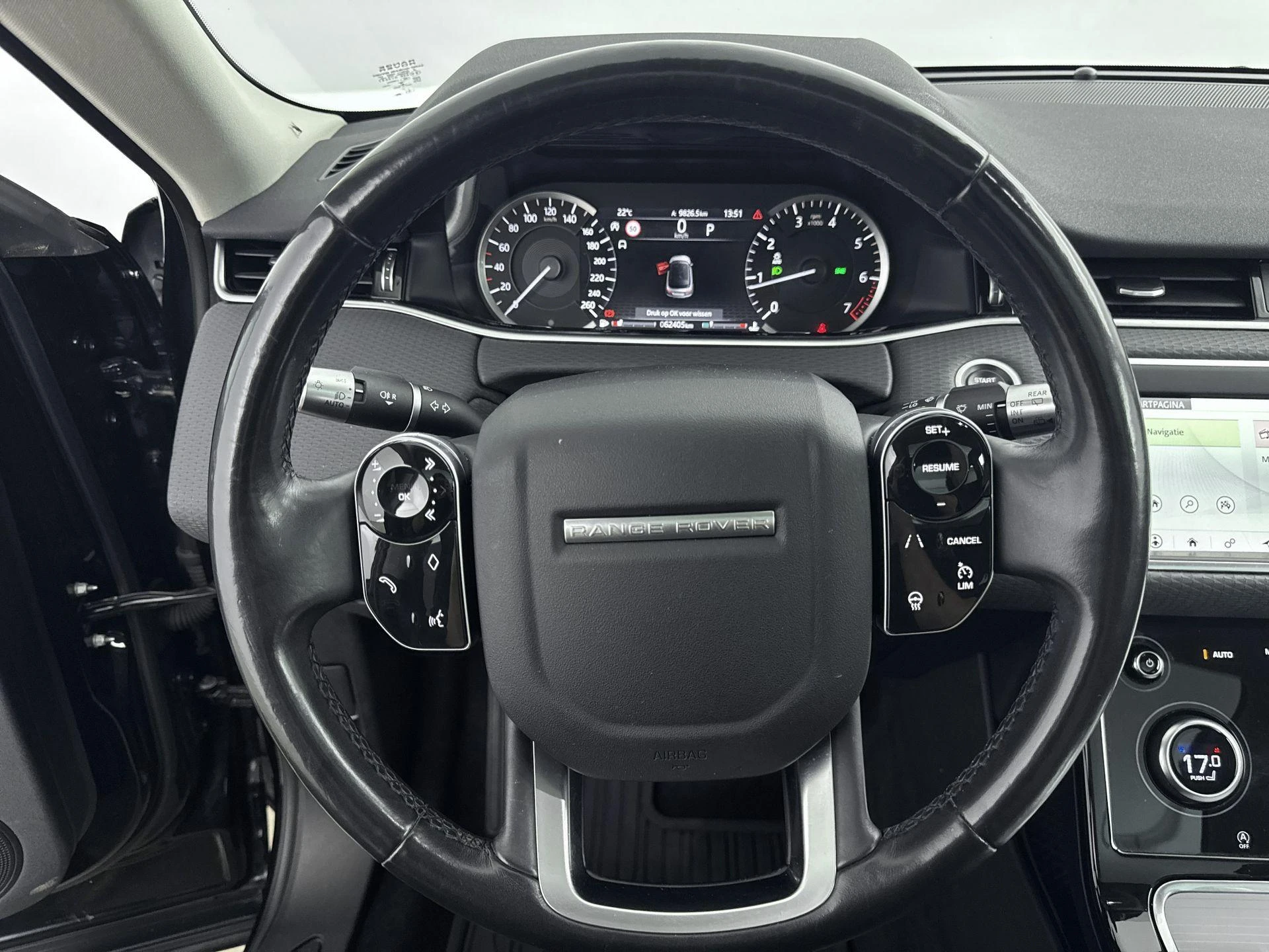 Land Rover-Range Rover Evoque-image-26