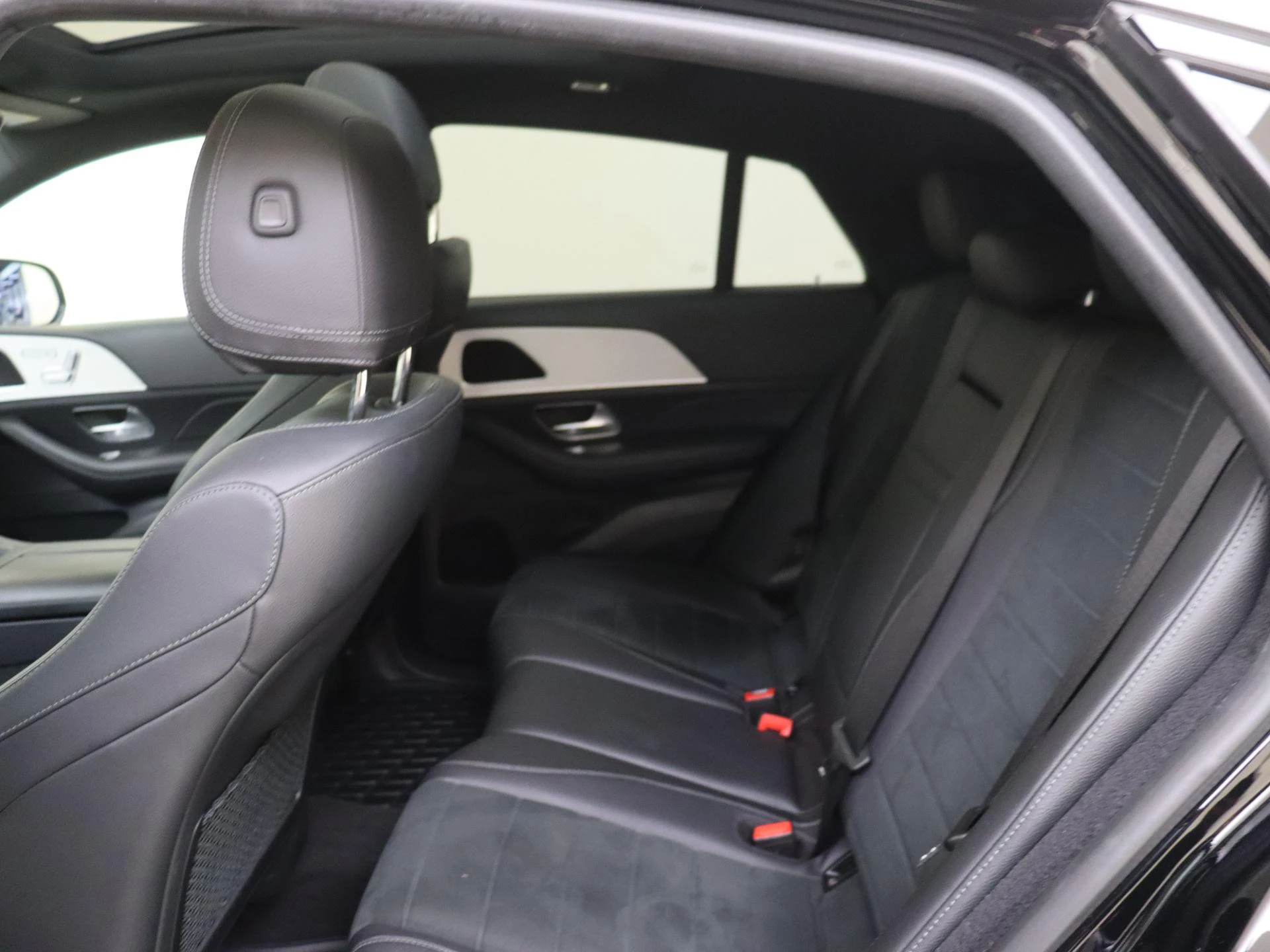 Mercedes-Benz-GLE-image-15