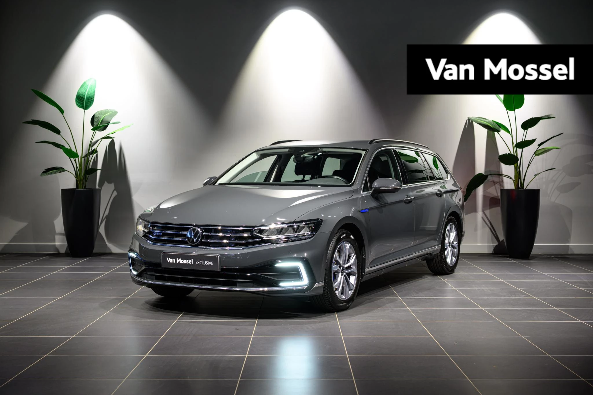 Volkswagen-Passat-image-0
