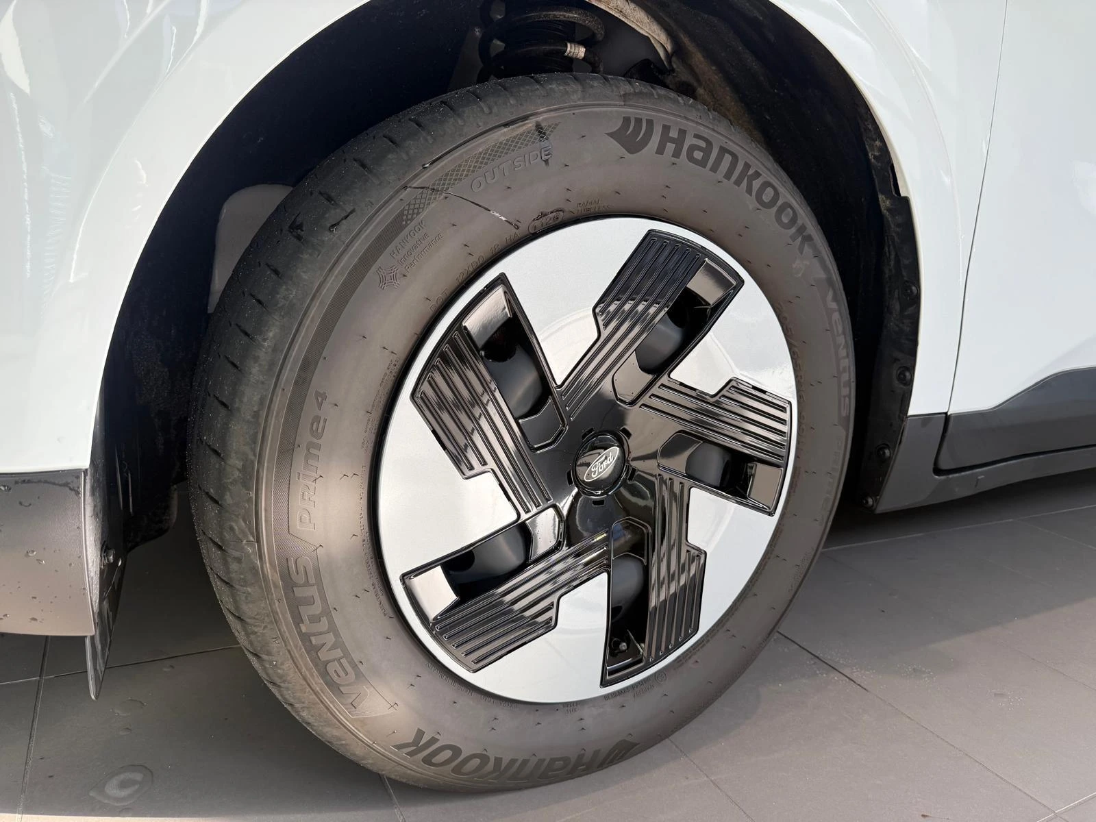 Ford-E-Transit Courier-image-9