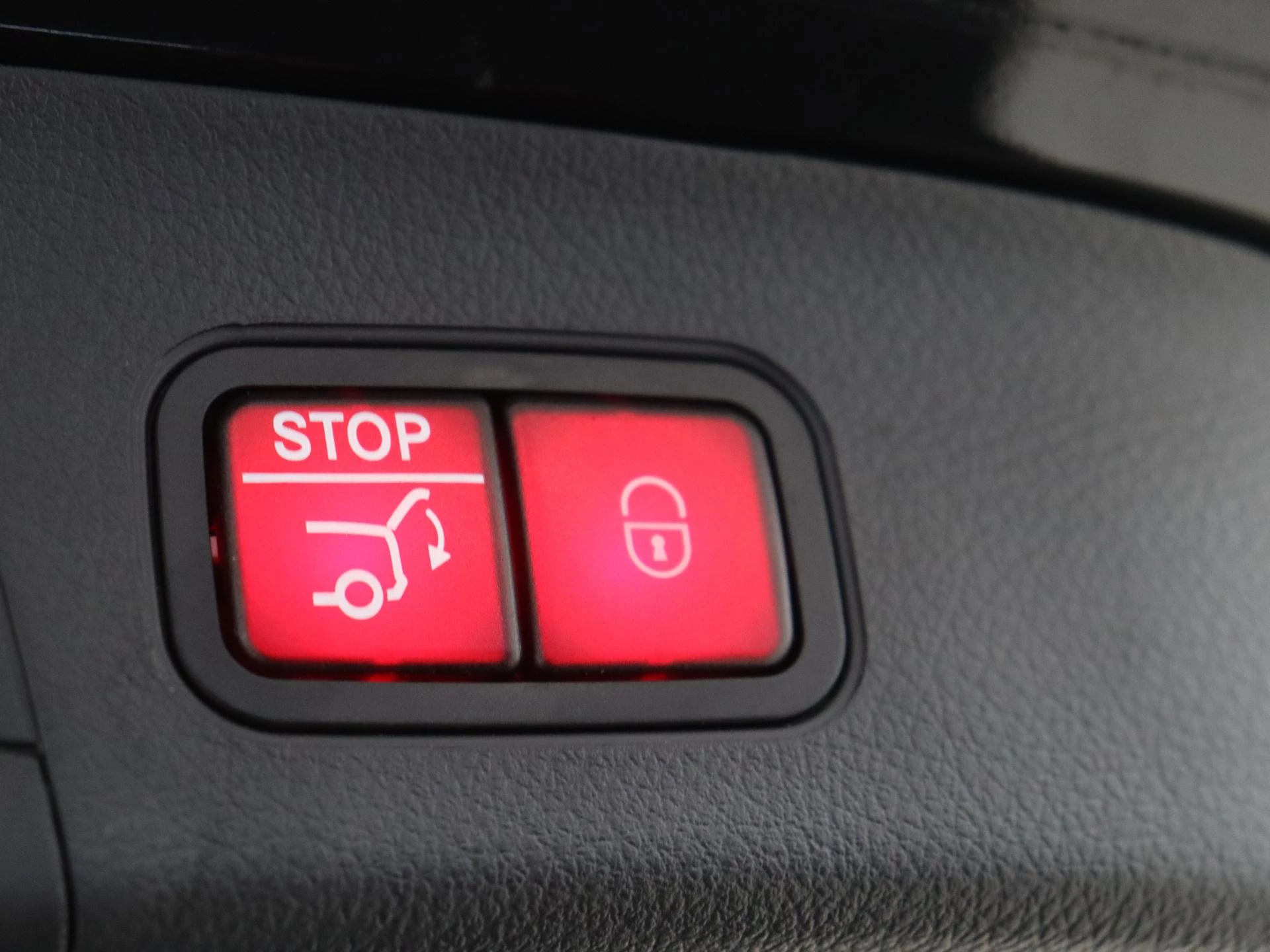 Mercedes-Benz-EQA-image-30