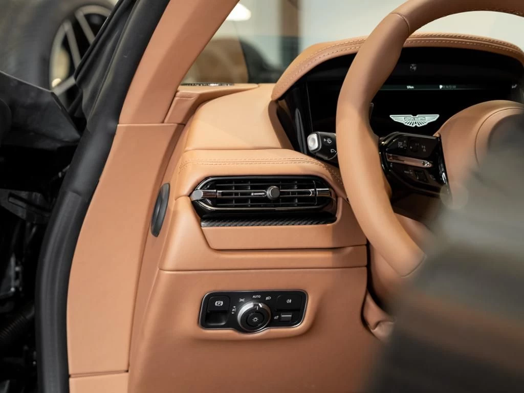 Aston Martin DB12 Coupe Aston Martin Hamburg